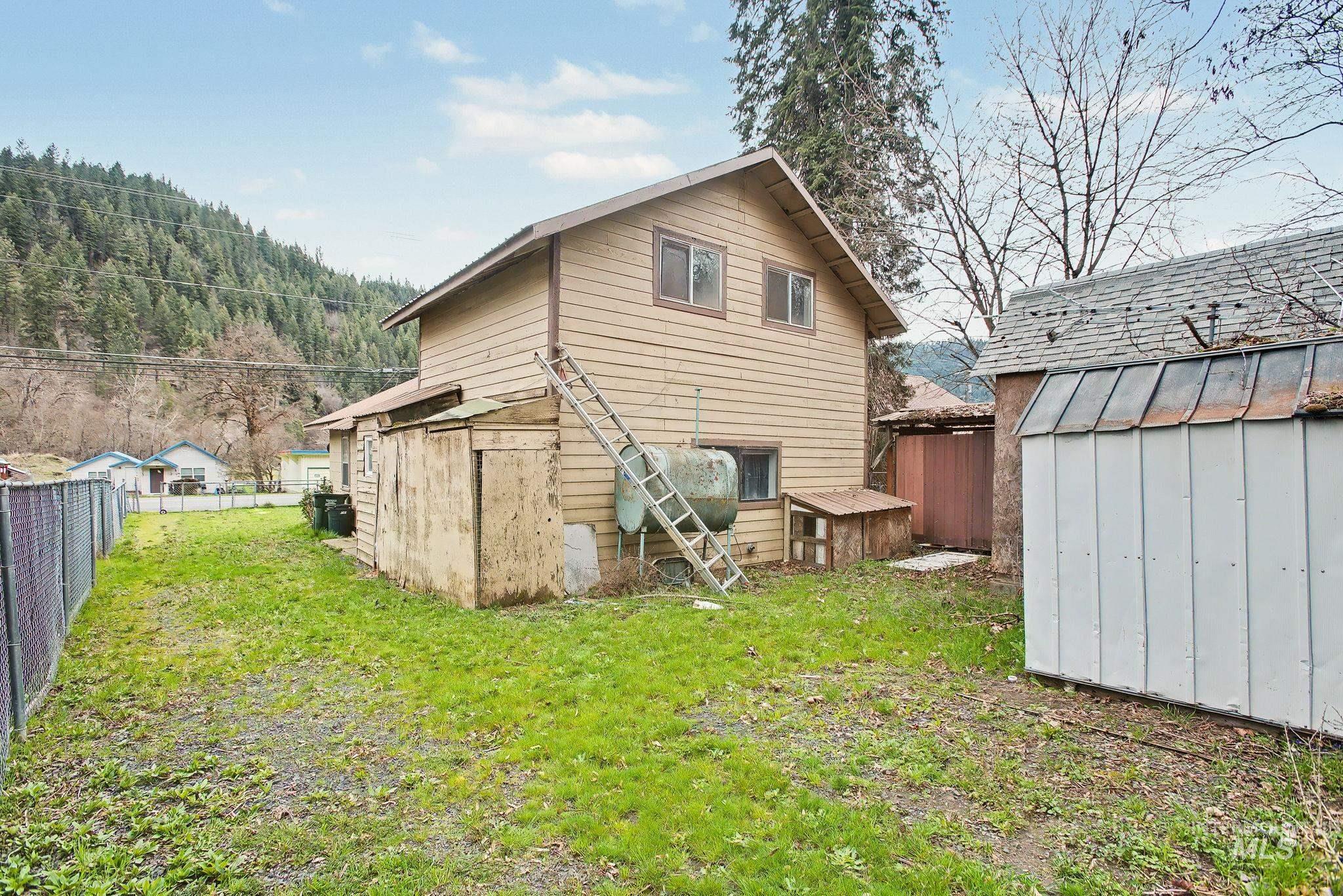 1250 Michigan Avenue, Orofino, Idaho 83544, 5 Bedrooms, 1 Bathroom, Residential For Sale, Price $189,000,MLS 98979479