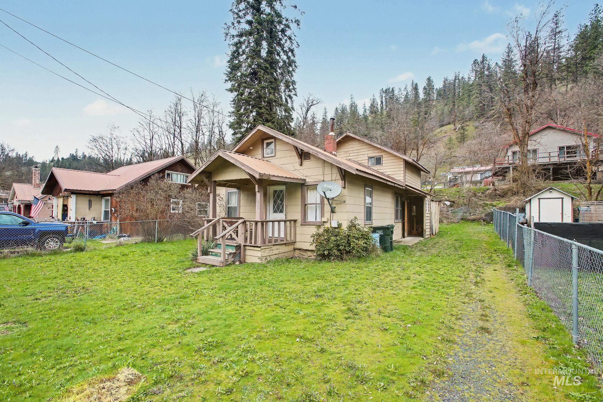 1250 Michigan Avenue, Orofino, Idaho 83544, 5 Bedrooms, 1 Bathroom, Residential For Sale, Price $189,000,MLS 98979479