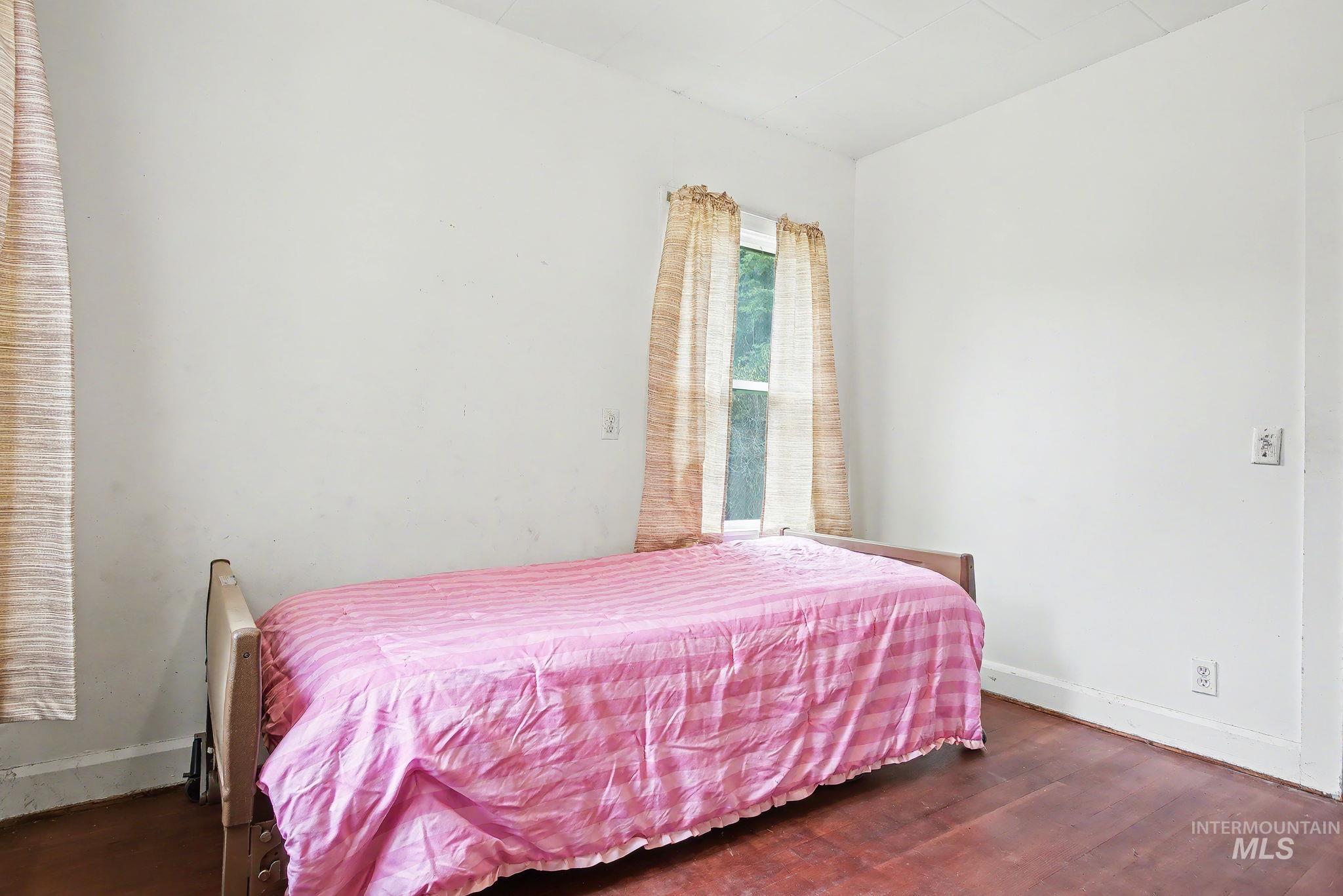 1250 Michigan Avenue, Orofino, Idaho 83544, 5 Bedrooms, 1 Bathroom, Residential For Sale, Price $189,000,MLS 98979479