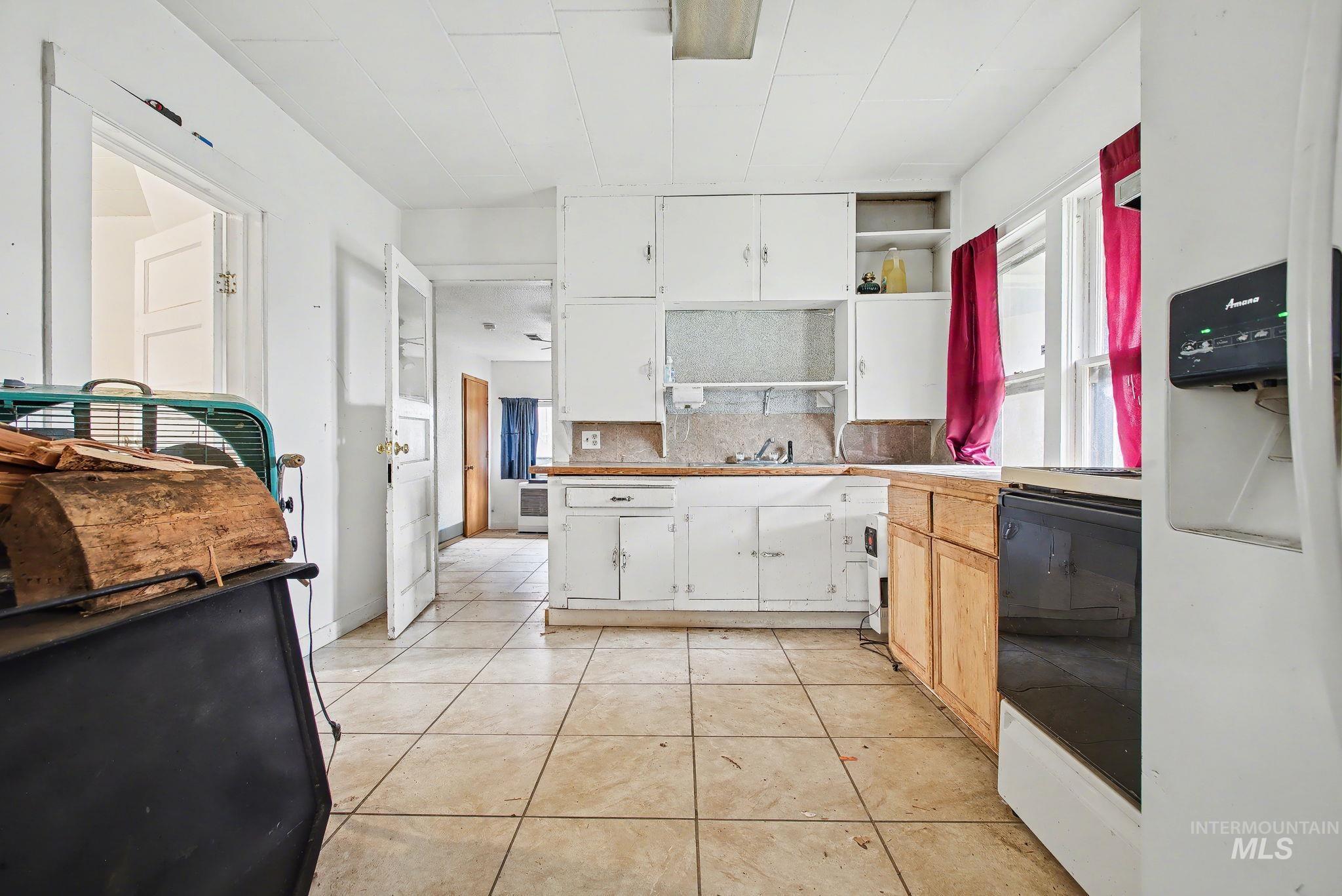 1250 Michigan Avenue, Orofino, Idaho 83544, 5 Bedrooms, 1 Bathroom, Residential For Sale, Price $189,000,MLS 98979479