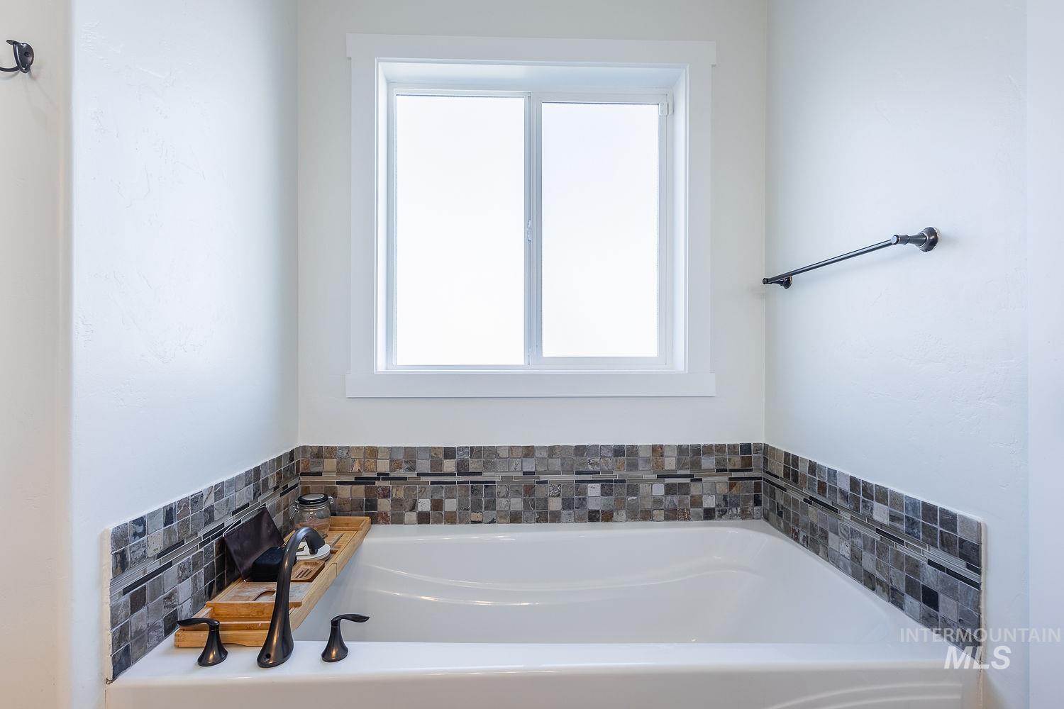 1332 W Raelin Dr, Nampa, Idaho 83686, 4 Bedrooms, 3 Bathrooms, Residential For Sale, Price $549,900, 98979480