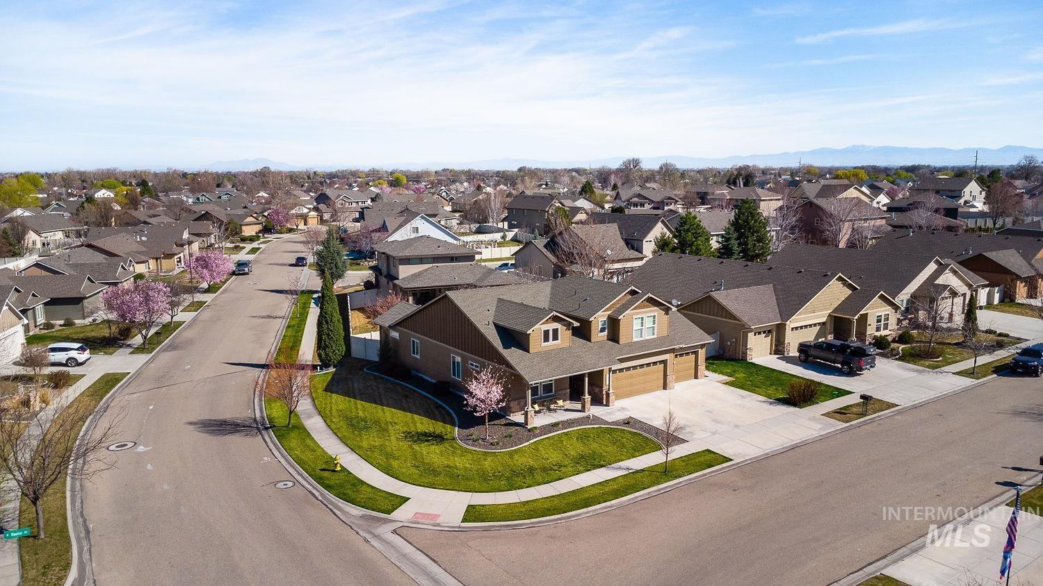 1332 W Raelin Dr, Nampa, Idaho 83686, 4 Bedrooms, 3 Bathrooms, Residential For Sale, Price $549,900, 98979480