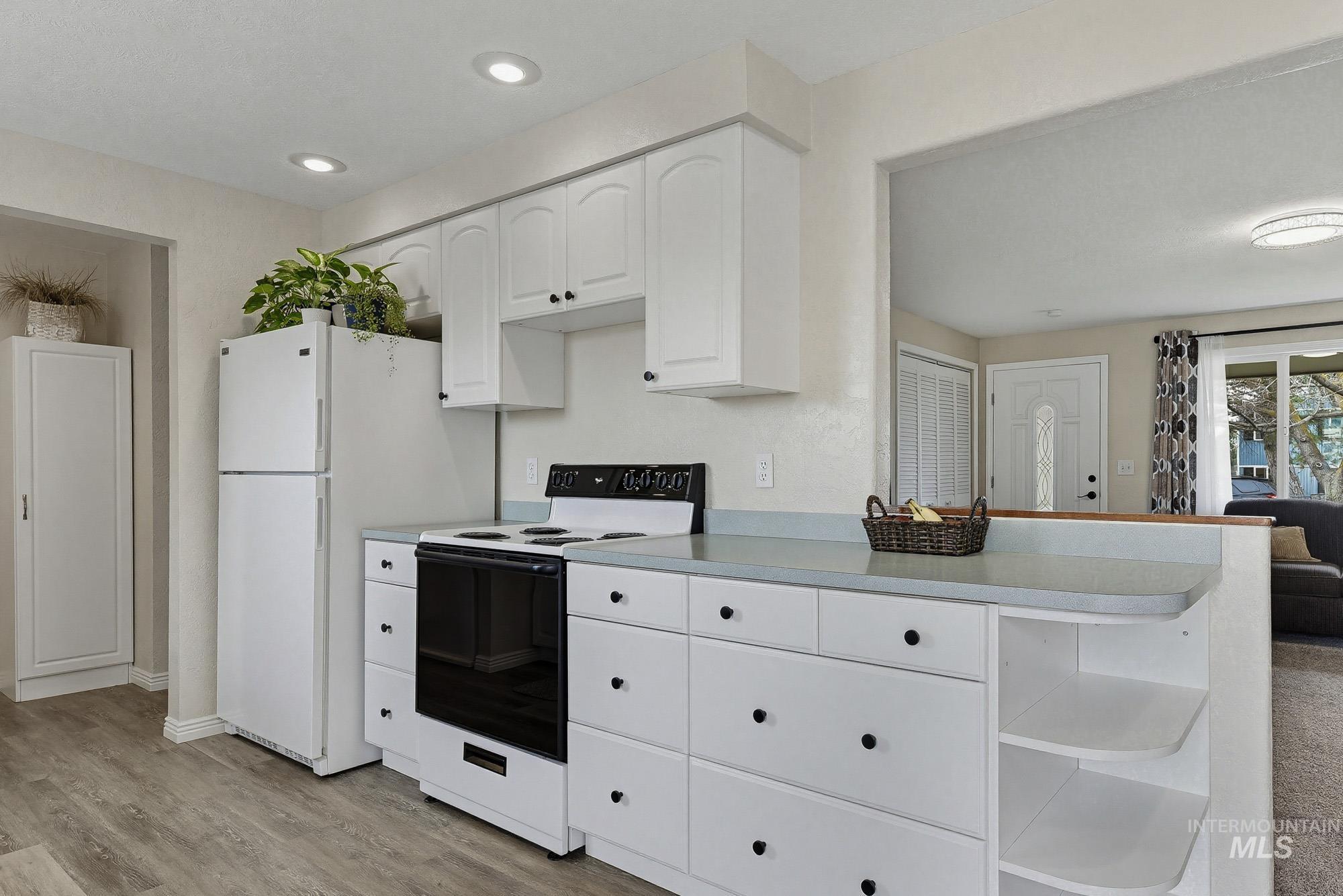 13042 S Ocotillo Dr, Kuna, Idaho 83634, 2 Bedrooms, 2 Bathrooms, Residential For Sale, Price $525,000, 98979485