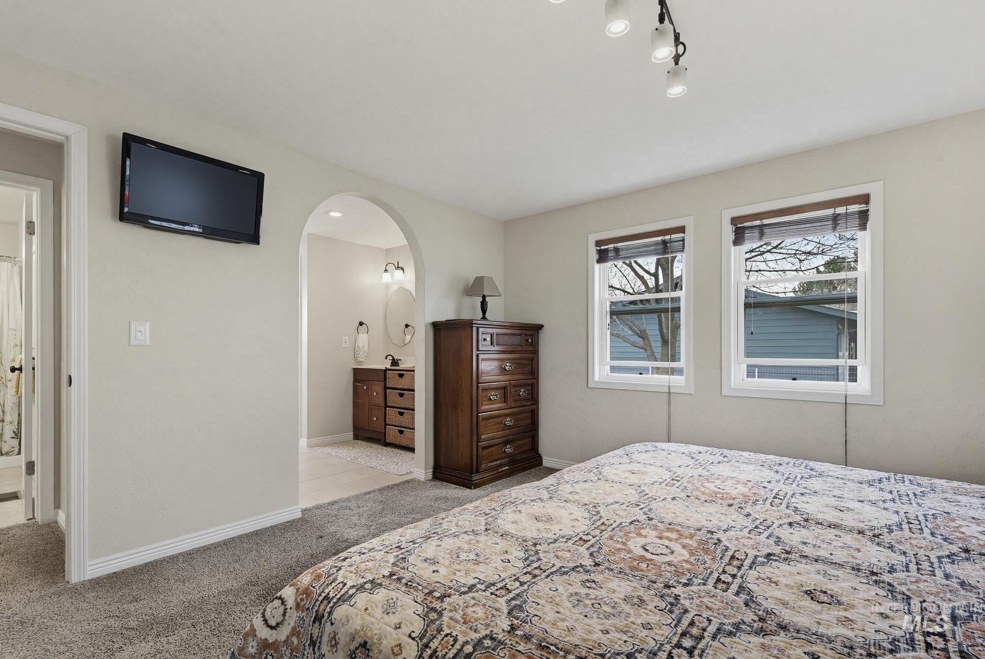 13042 S Ocotillo Dr, Kuna, Idaho 83634, 2 Bedrooms, 2 Bathrooms, Residential For Sale, Price $525,000, 98979485