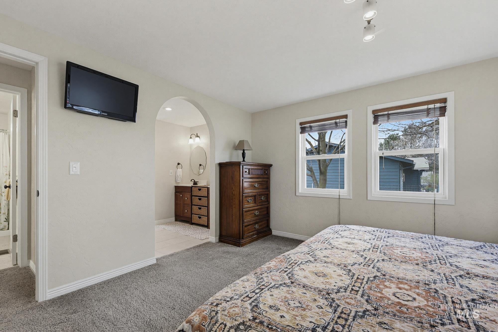 13042 S Ocotillo Dr, Kuna, Idaho 83634, 2 Bedrooms, 2 Bathrooms, Residential For Sale, Price $525,000, 98979485