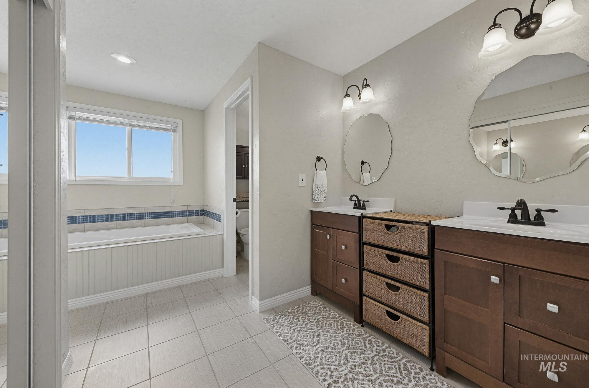 13042 S Ocotillo Dr, Kuna, Idaho 83634, 2 Bedrooms, 2 Bathrooms, Residential For Sale, Price $525,000, 98979485