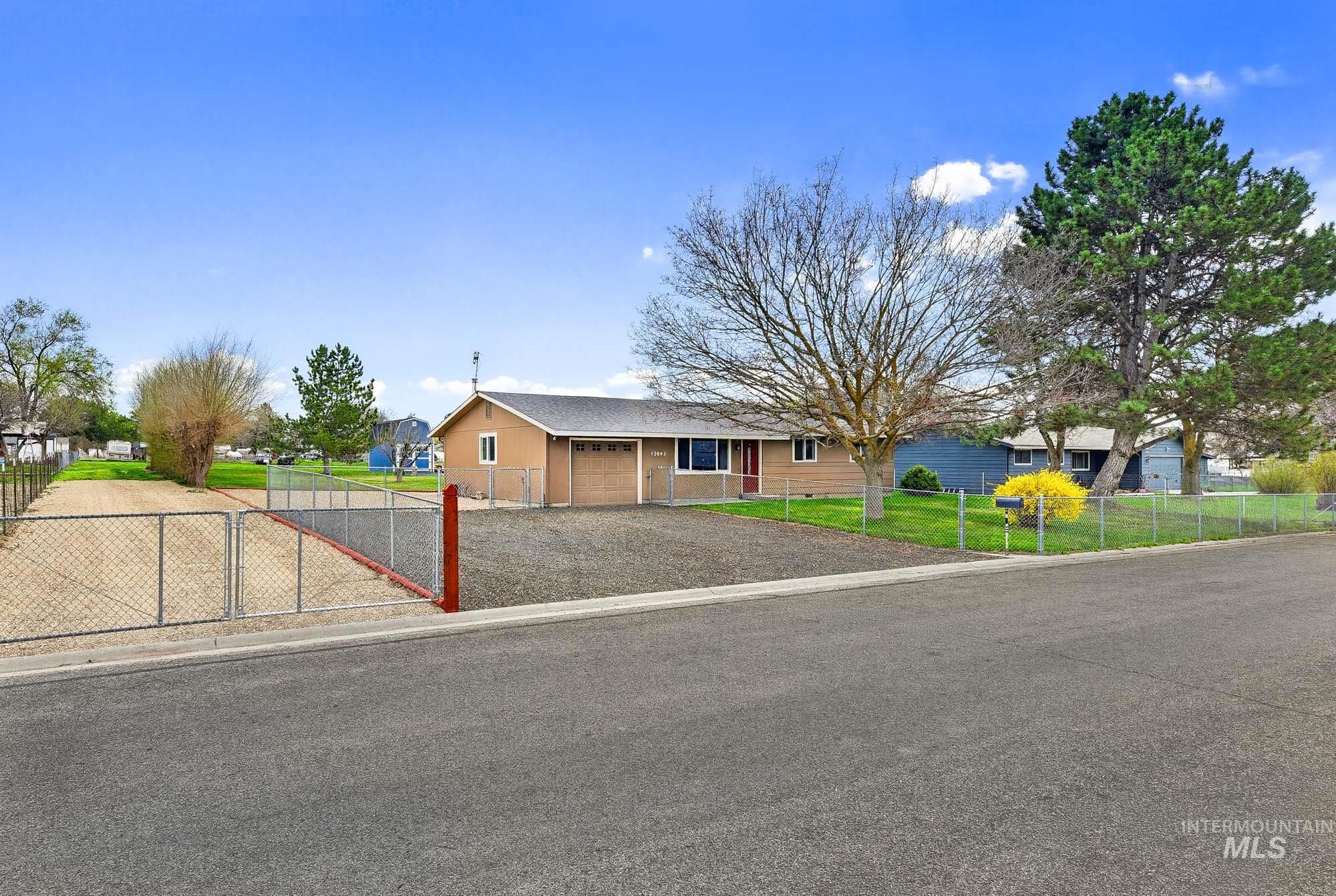 13042 S Ocotillo Dr, Kuna, Idaho 83634, 2 Bedrooms, 2 Bathrooms, Residential For Sale, Price $525,000, 98979485