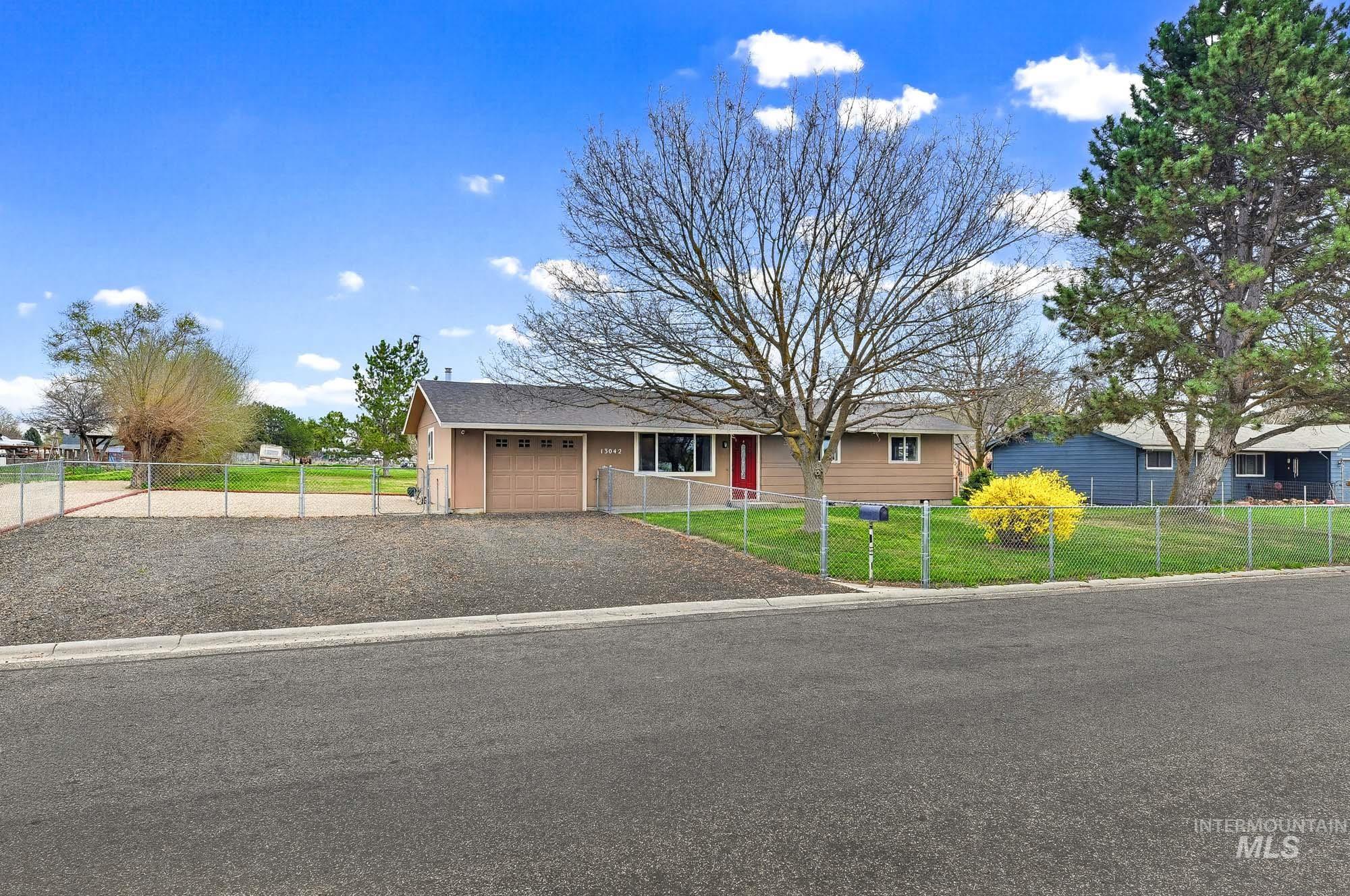 13042 S Ocotillo Dr, Kuna, Idaho 83634, 2 Bedrooms, 2 Bathrooms, Residential For Sale, Price $525,000, 98979485