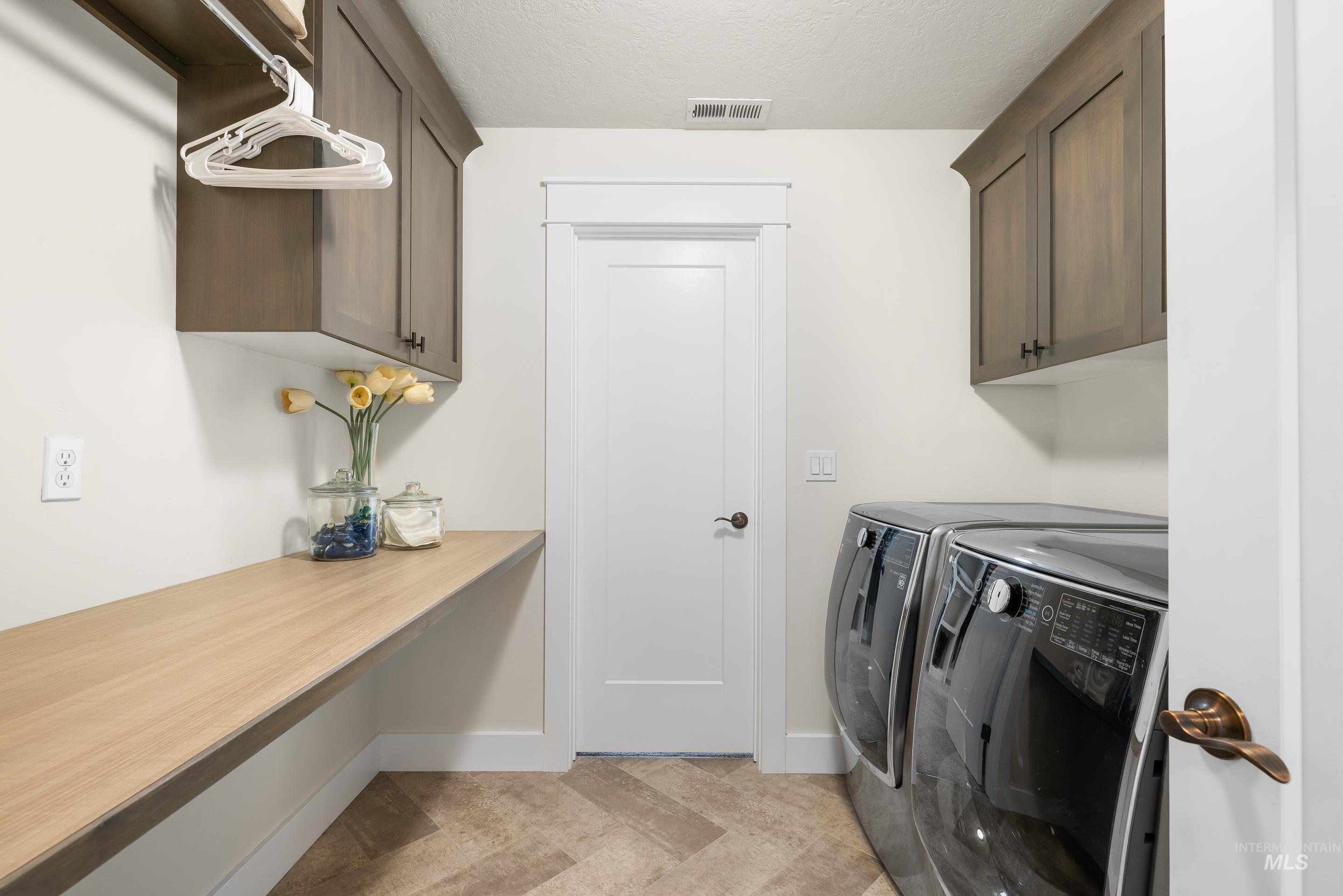 463 E Sicily Dr., Meridian, Idaho 83642, 5 Bedrooms, 3.5 Bathrooms, Residential For Sale, Price $814,900, 98979487