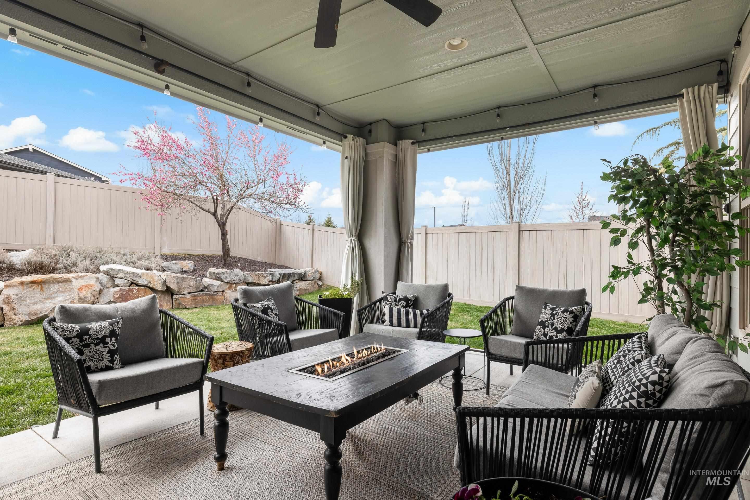 463 E Sicily Dr., Meridian, Idaho 83642, 5 Bedrooms, 3.5 Bathrooms, Residential For Sale, Price $814,900, 98979487