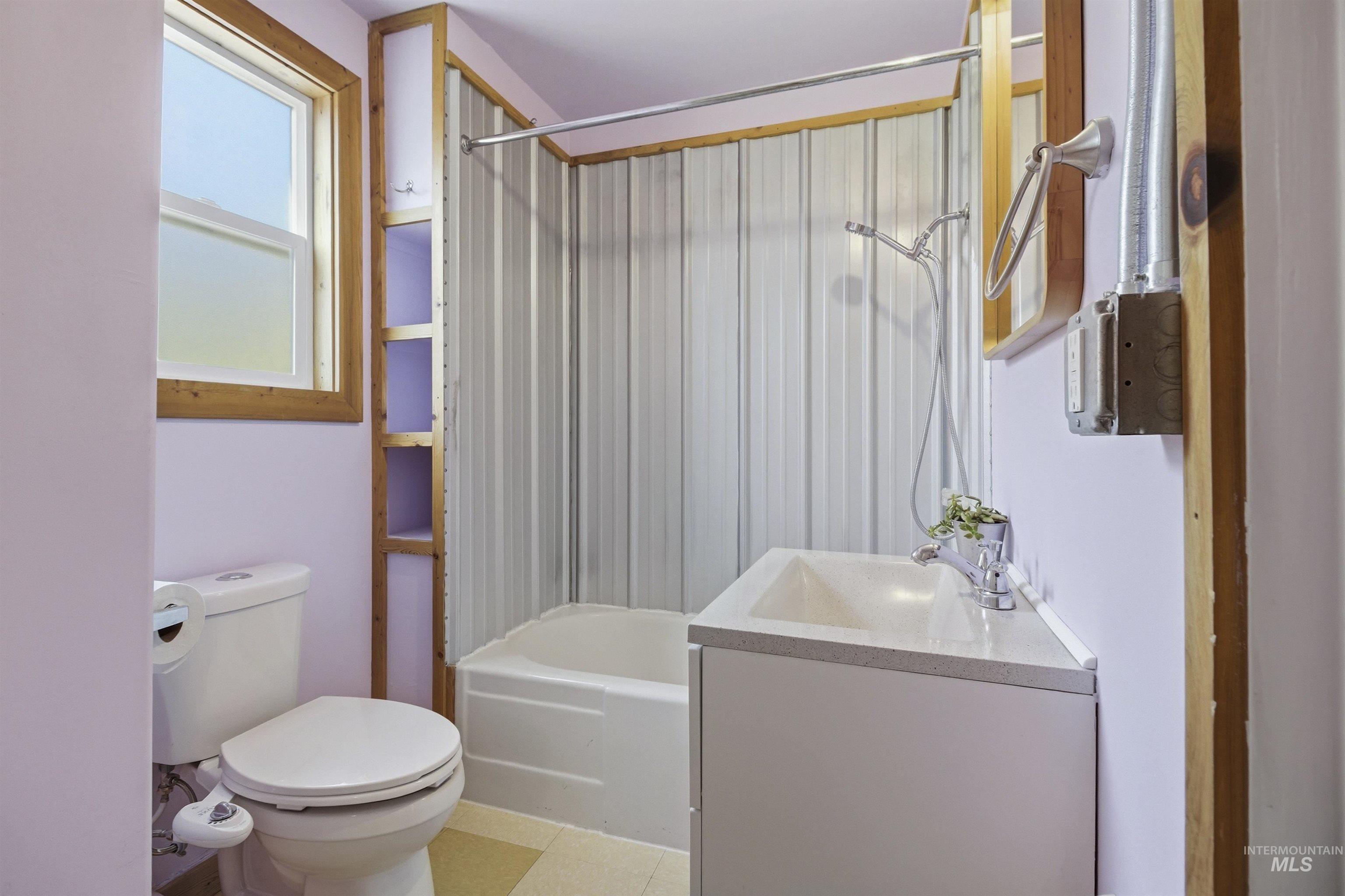 856 E 8th St., Moscow, Idaho 83843, 3 Bedrooms, 2 Bathrooms, Residential For Sale, Price $525,000, 98979488