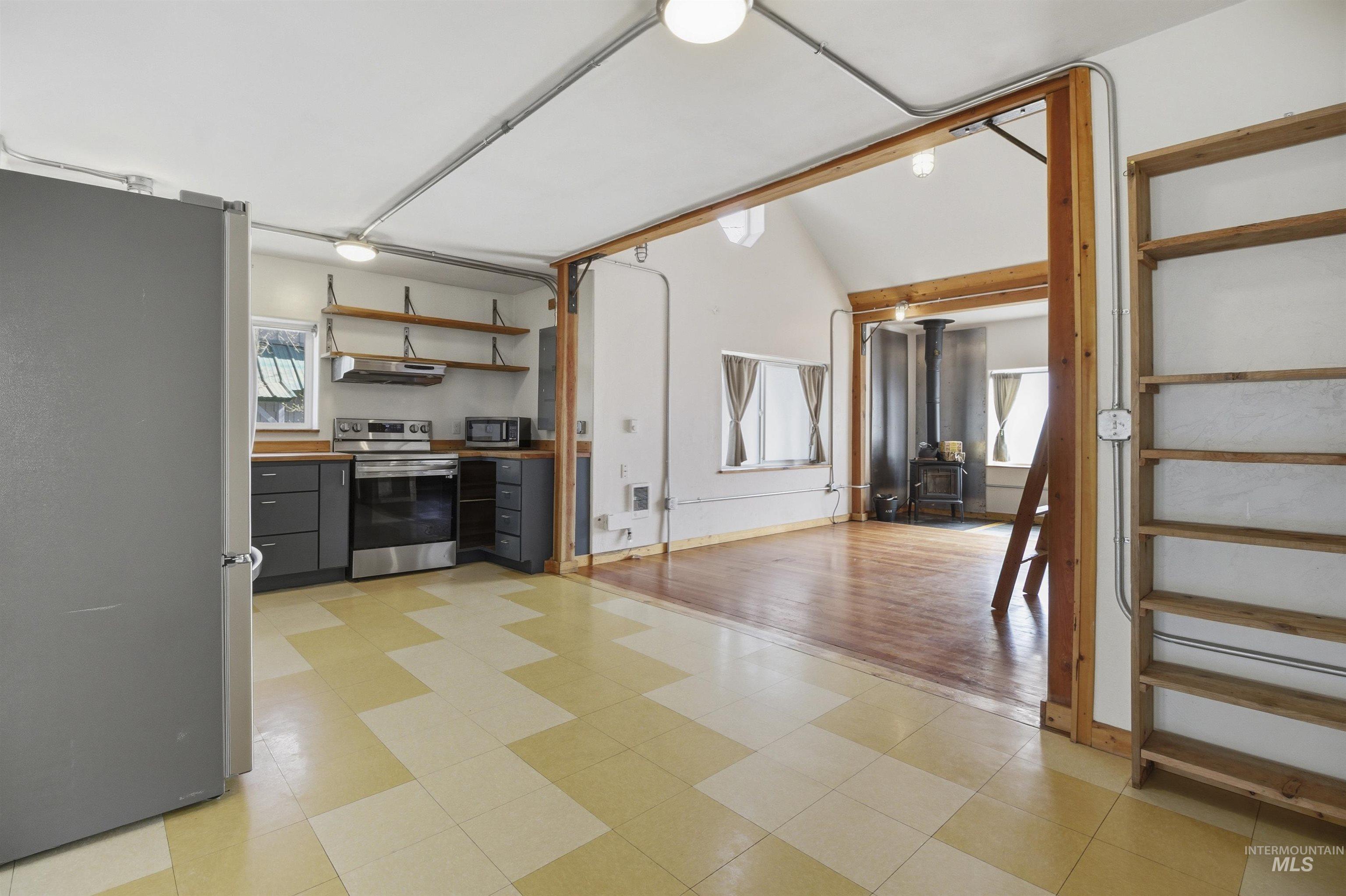 856 E 8th St., Moscow, Idaho 83843, 3 Bedrooms, 2 Bathrooms, Residential For Sale, Price $525,000, 98979488