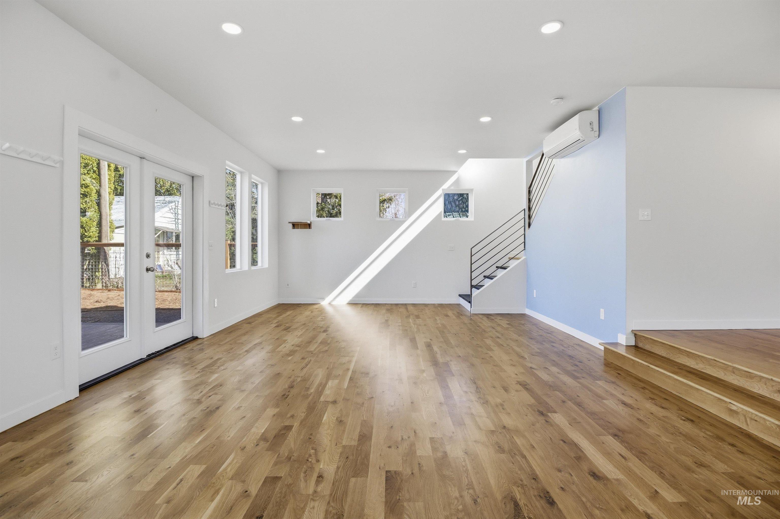 856 E 8th St., Moscow, Idaho 83843, 3 Bedrooms, 2 Bathrooms, Residential For Sale, Price $525,000, 98979488