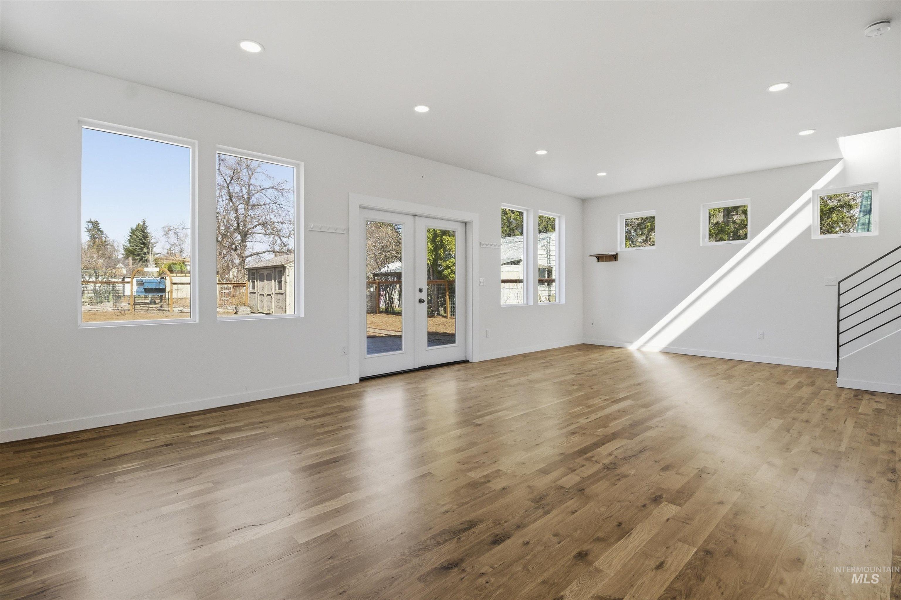 856 E 8th St., Moscow, Idaho 83843, 3 Bedrooms, 2 Bathrooms, Residential For Sale, Price $525,000, 98979488