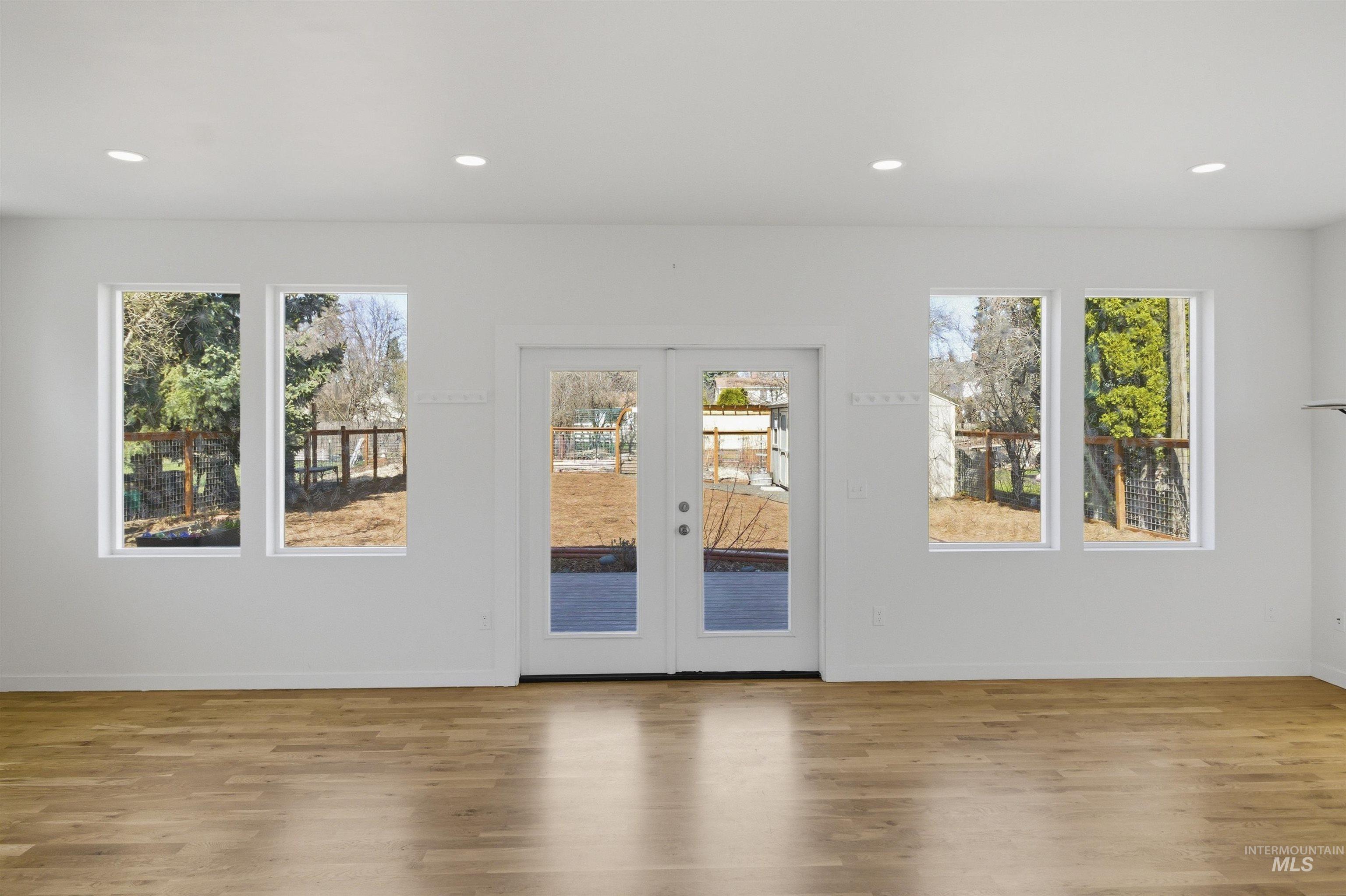 856 E 8th St., Moscow, Idaho 83843, 3 Bedrooms, 2 Bathrooms, Residential For Sale, Price $525,000, 98979488