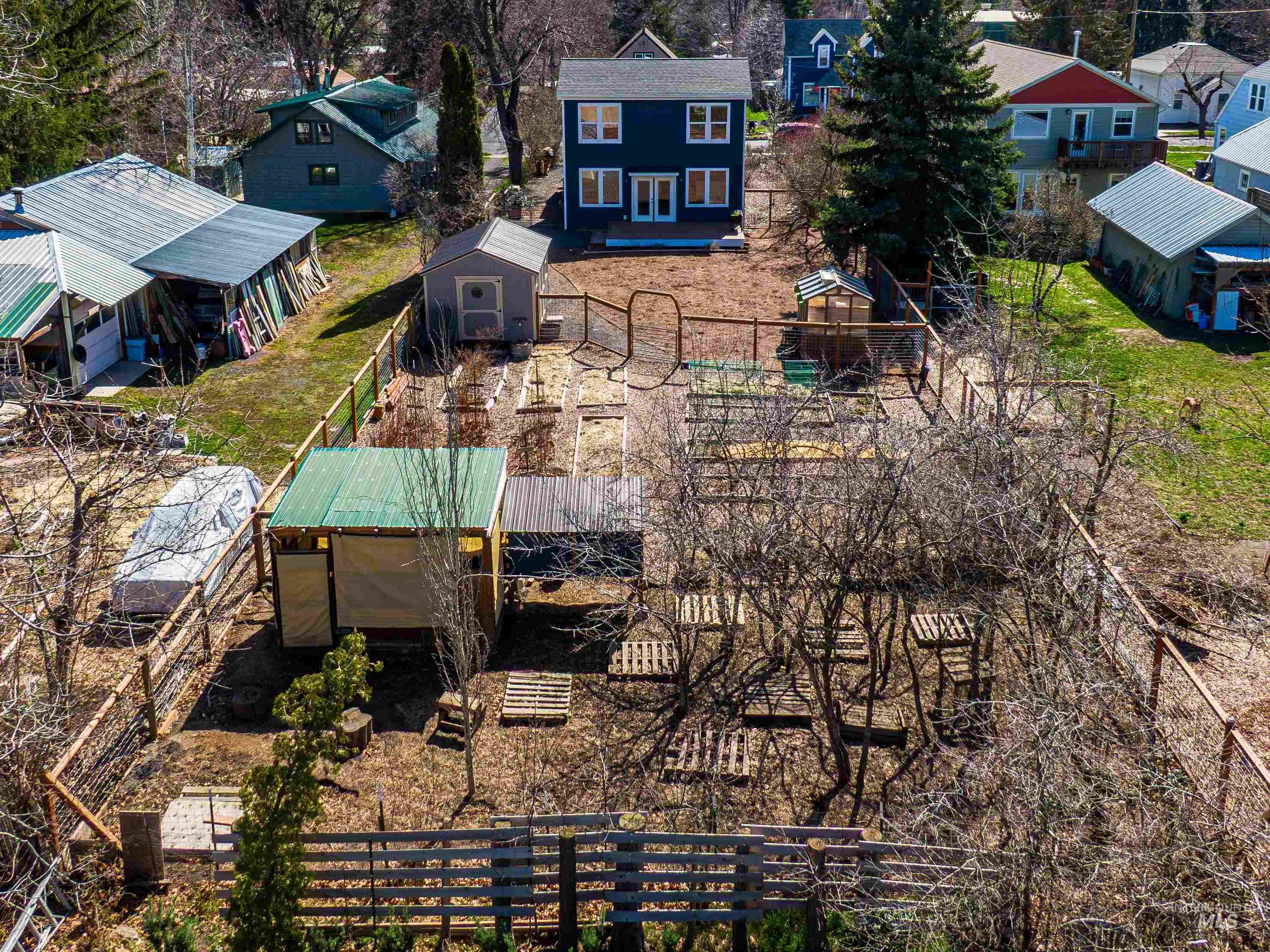 856 E 8th St., Moscow, Idaho 83843, 3 Bedrooms, 2 Bathrooms, Residential For Sale, Price $525,000, 98979488