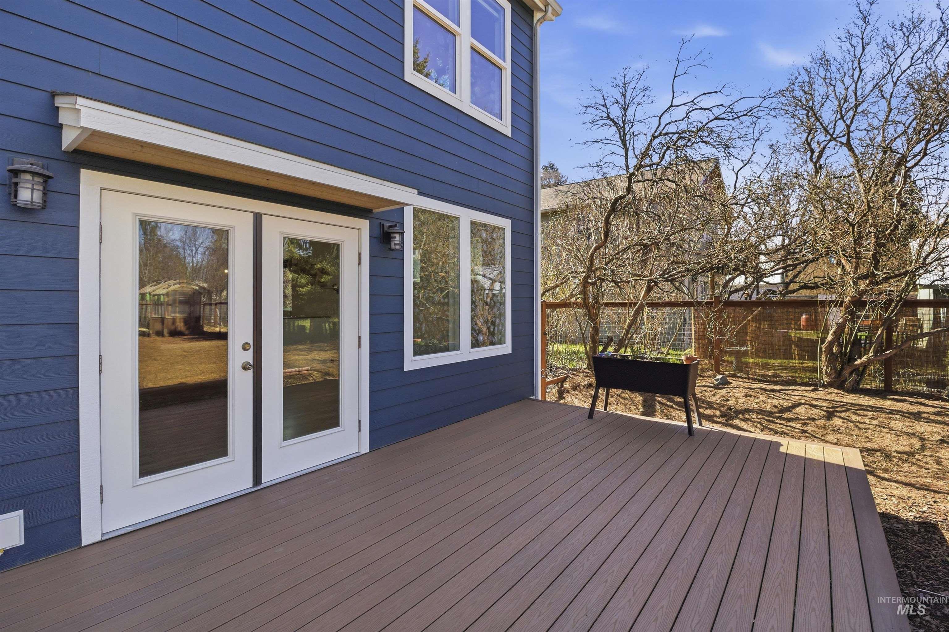 856 E 8th St., Moscow, Idaho 83843, 3 Bedrooms, 2 Bathrooms, Residential For Sale, Price $525,000, 98979488