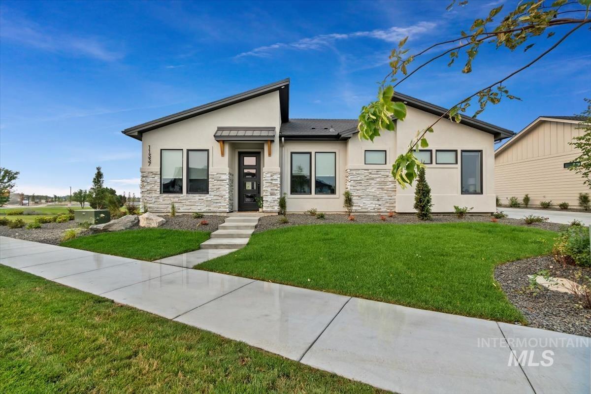 11337 S Corballis Ln., Kuna, Idaho 83634, 3 Bedrooms, 2 Bathrooms, Residential For Sale, Price $599,990,MLS 98979490