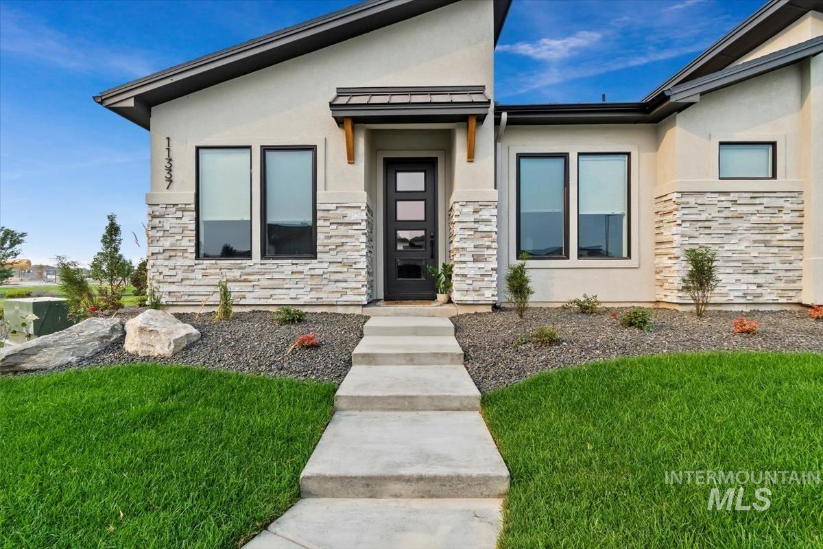 11337 S Corballis Ln., Kuna, Idaho 83634, 3 Bedrooms, 2 Bathrooms, Residential For Sale, Price $599,990,MLS 98979490