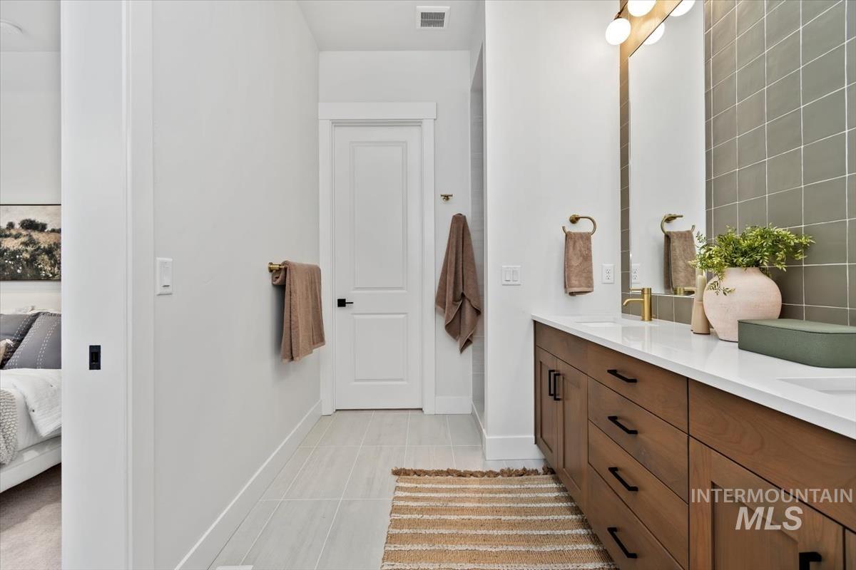 11337 S Corbalis Ln., Kuna, Idaho 83634, 3 Bedrooms, 2 Bathrooms, Residential For Sale, Price $599,990, 98979490