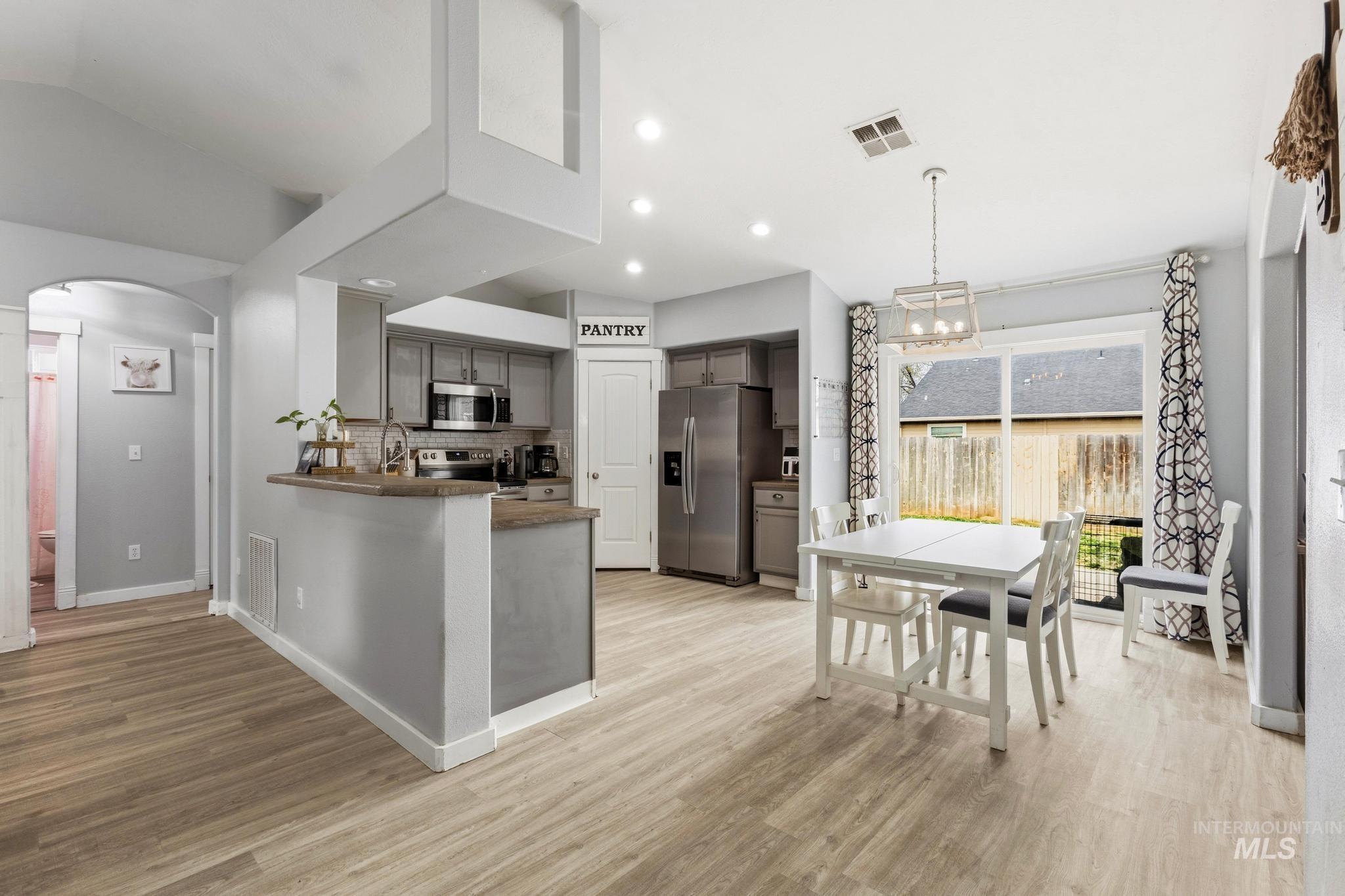 2713 Wintercrest, Caldwell, Idaho 83607, 3 Bedrooms, 2 Bathrooms, Residential For Sale, Price $375,000, 98979493