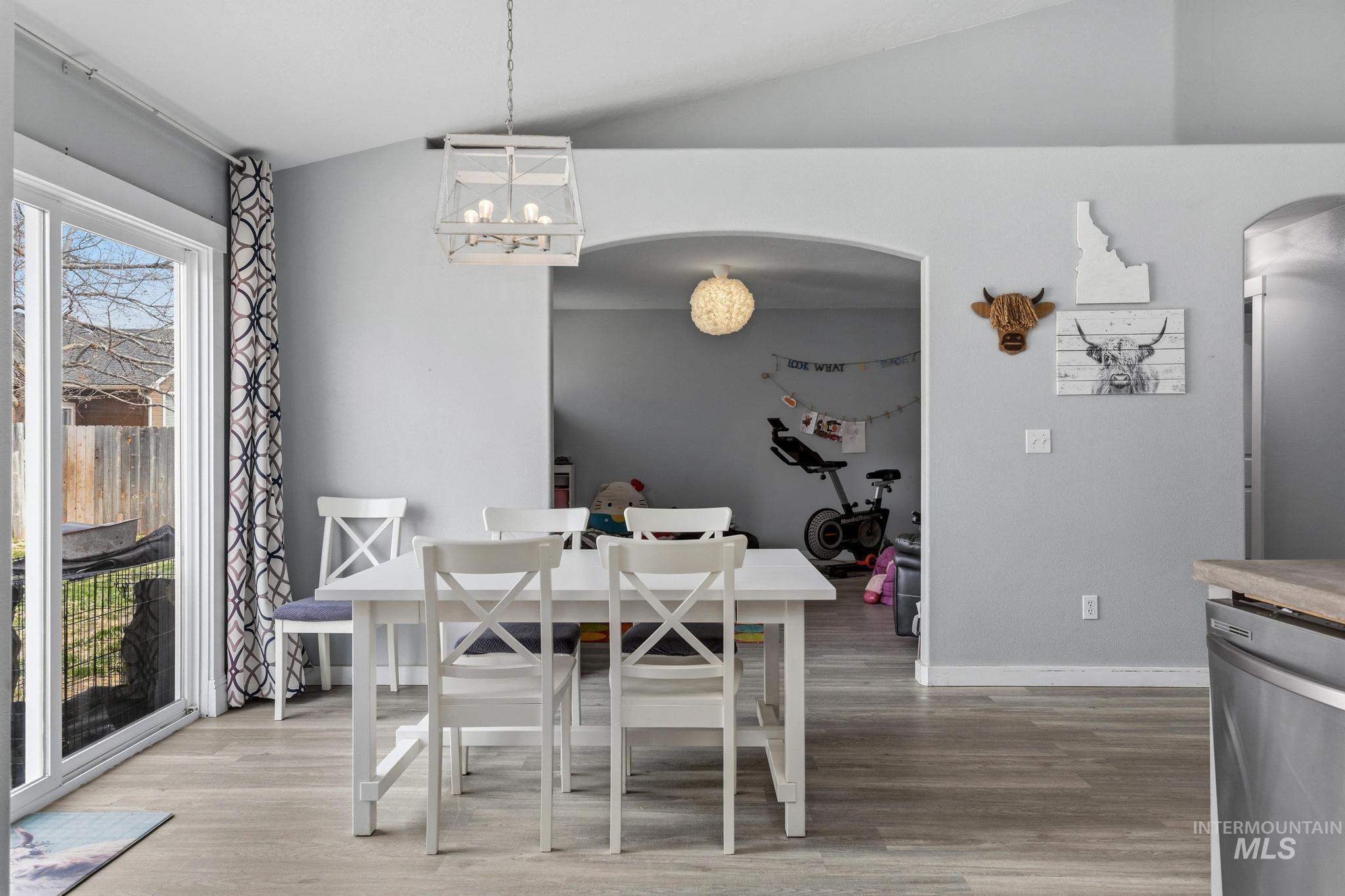 2713 Wintercrest, Caldwell, Idaho 83607, 3 Bedrooms, 2 Bathrooms, Residential For Sale, Price $375,000, 98979493