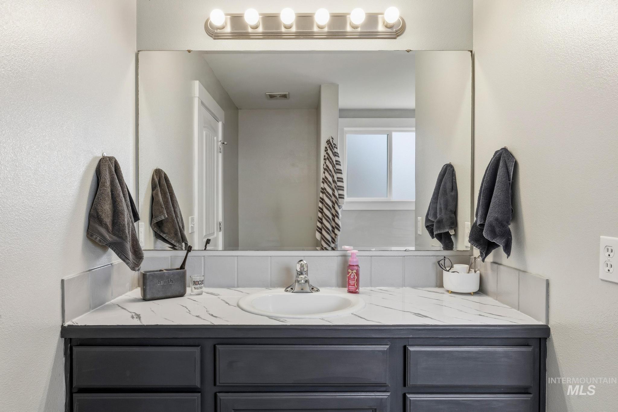 2713 Wintercrest, Caldwell, Idaho 83607, 3 Bedrooms, 2 Bathrooms, Residential For Sale, Price $375,000, 98979493