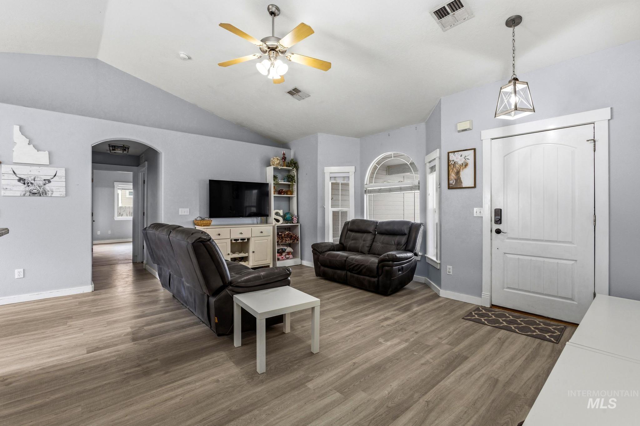 2713 Wintercrest, Caldwell, Idaho 83607, 3 Bedrooms, 2 Bathrooms, Residential For Sale, Price $375,000, 98979493