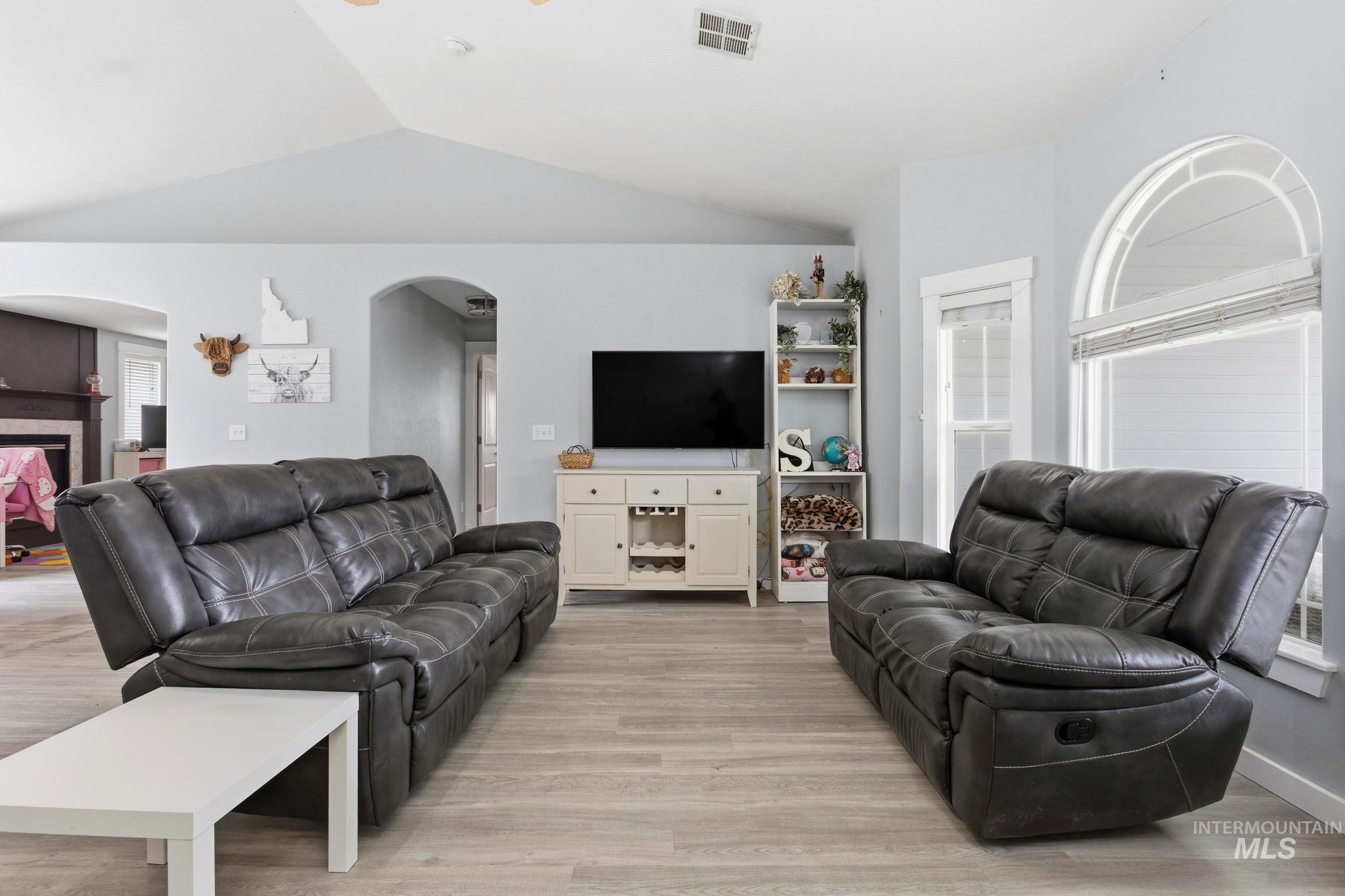 2713 Wintercrest, Caldwell, Idaho 83607, 3 Bedrooms, 2 Bathrooms, Residential For Sale, Price $375,000, 98979493