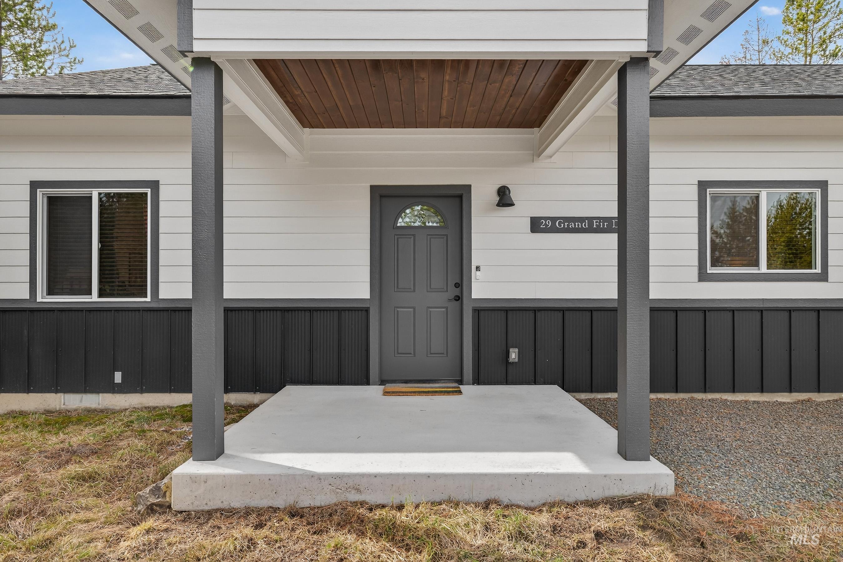 29 Grand Fir Drive, Donnelly, Idaho 83615, 3 Bedrooms, 2 Bathrooms, Residential For Sale, Price $699,000, 98979494