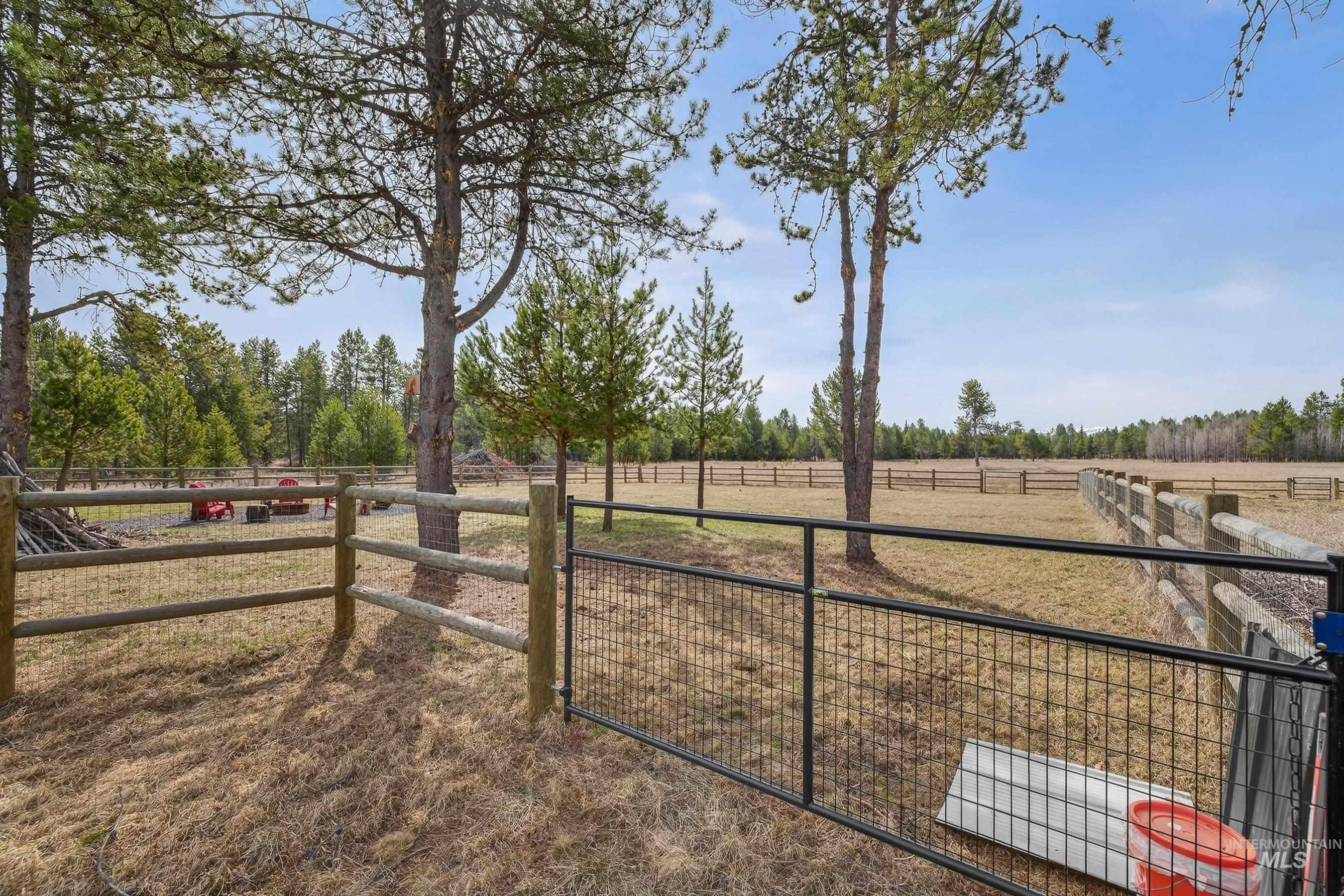 29 Grand Fir Drive, Donnelly, Idaho 83615, 3 Bedrooms, 2 Bathrooms, Residential For Sale, Price $699,000, 98979494