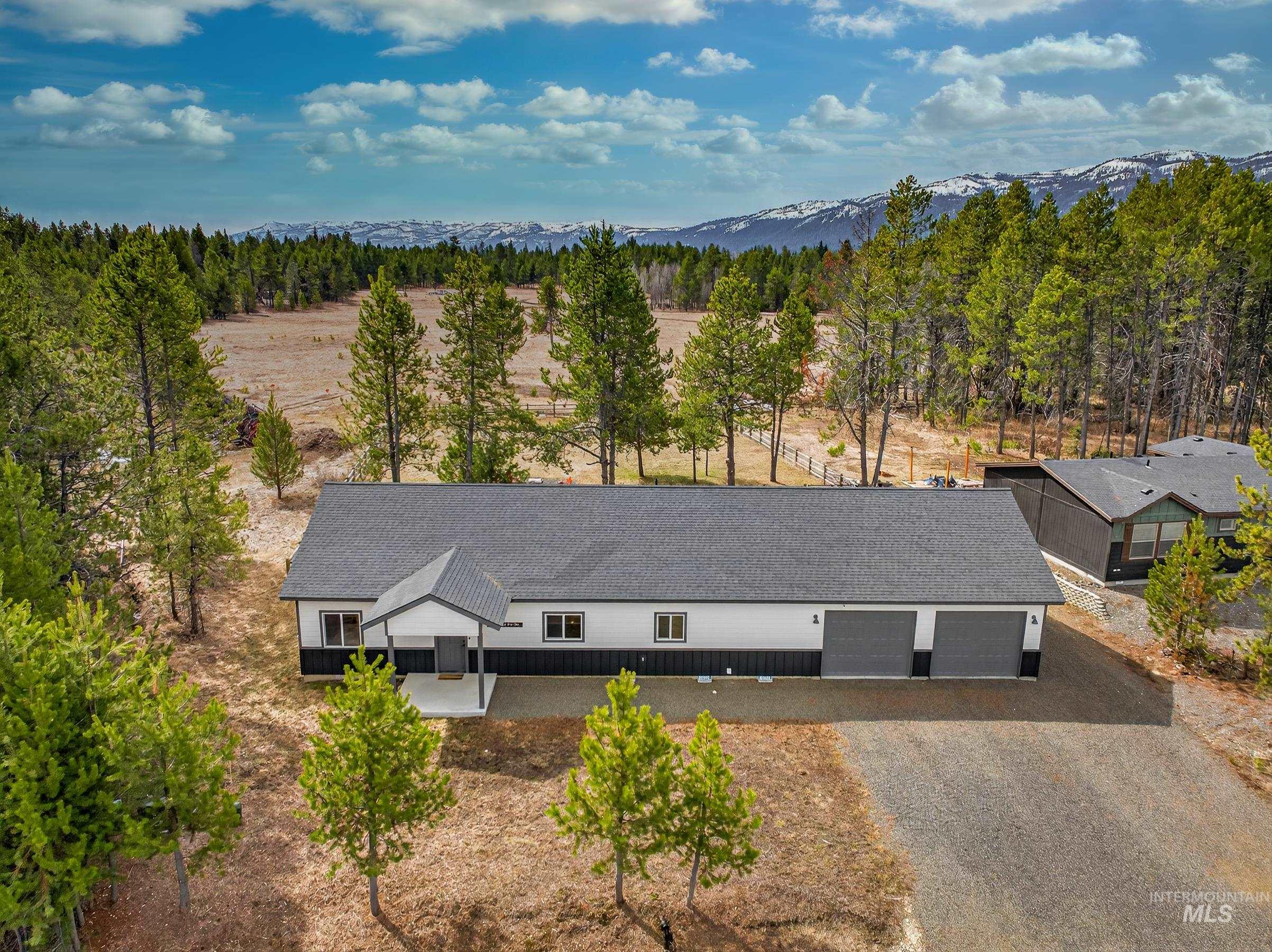29 Grand Fir Drive, Donnelly, Idaho 83615, 3 Bedrooms, 2 Bathrooms, Residential For Sale, Price $699,000, 98979494