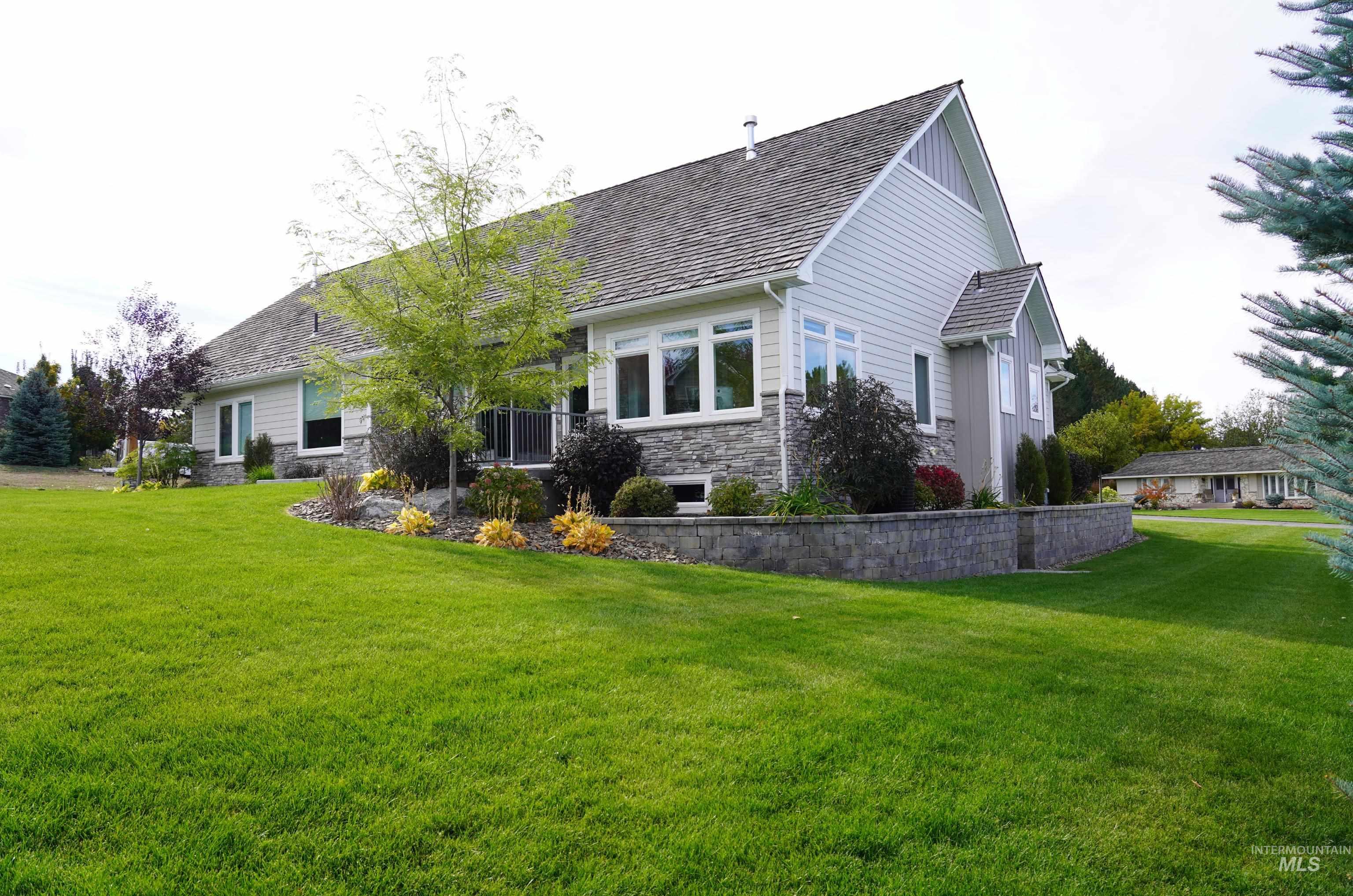 1311 Fairview Ave, Rexburg, Idaho 83440, 5 Bedrooms, 3.5 Bathrooms, Residential For Sale, Price $819,000,MLS 98979495