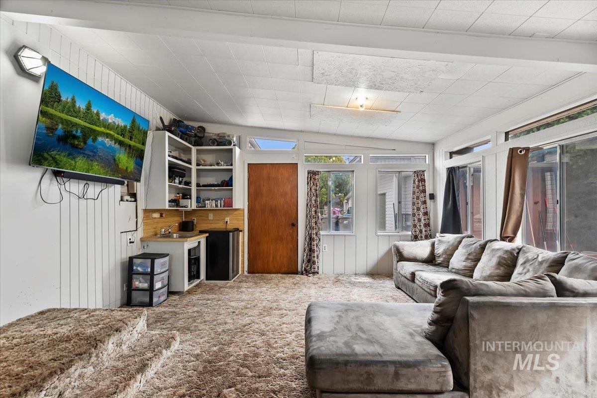 1004 N 1st ST, Nampa, Idaho 83687, 4 Bedrooms, 2 Bathrooms, Residential For Sale, Price $350,999,MLS 98979501