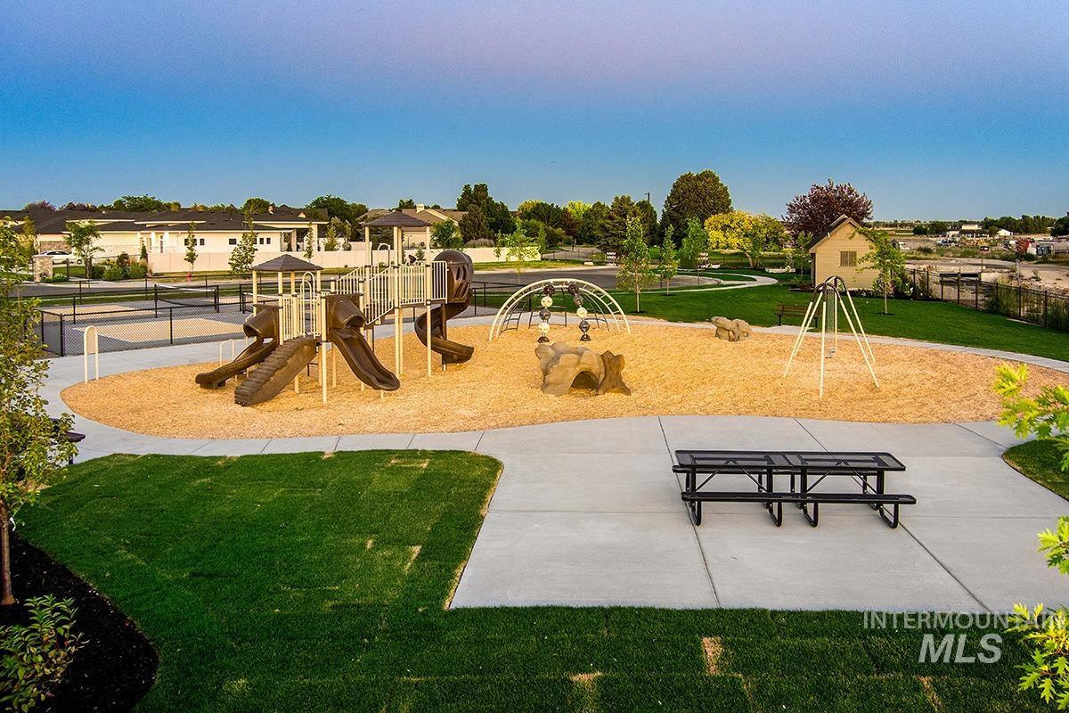 7119 S Skybreak Lane, Meridian, Idaho 83642, 3 Bedrooms, 2 Bathrooms, Residential For Sale, Price $512,800, 98979503