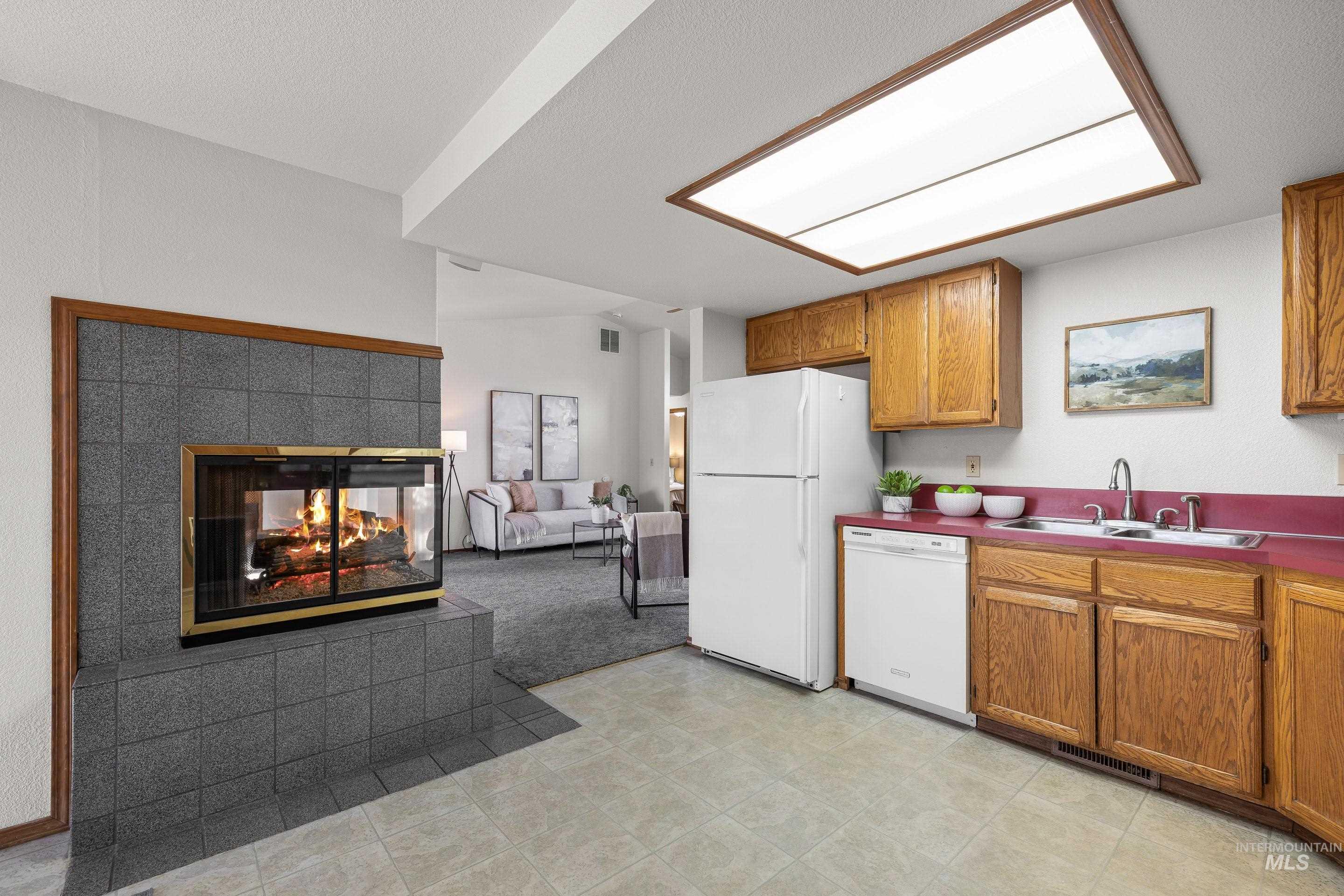 1009 W Crest Wood Cir, Meridian, Idaho 83642, 2 Bedrooms, 2 Bathrooms, Residential For Sale, Price $364,900, 98979507