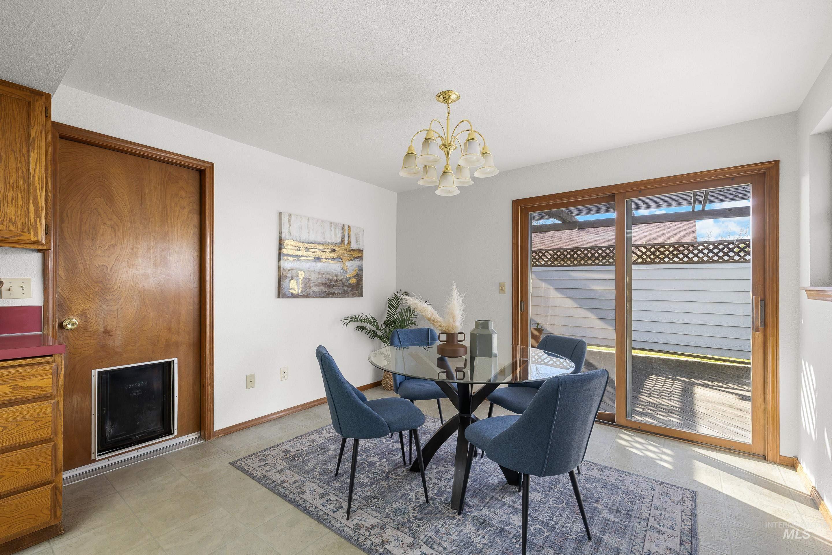 1009 W Crest Wood Cir, Meridian, Idaho 83642, 2 Bedrooms, 2 Bathrooms, Residential For Sale, Price $364,900, 98979507