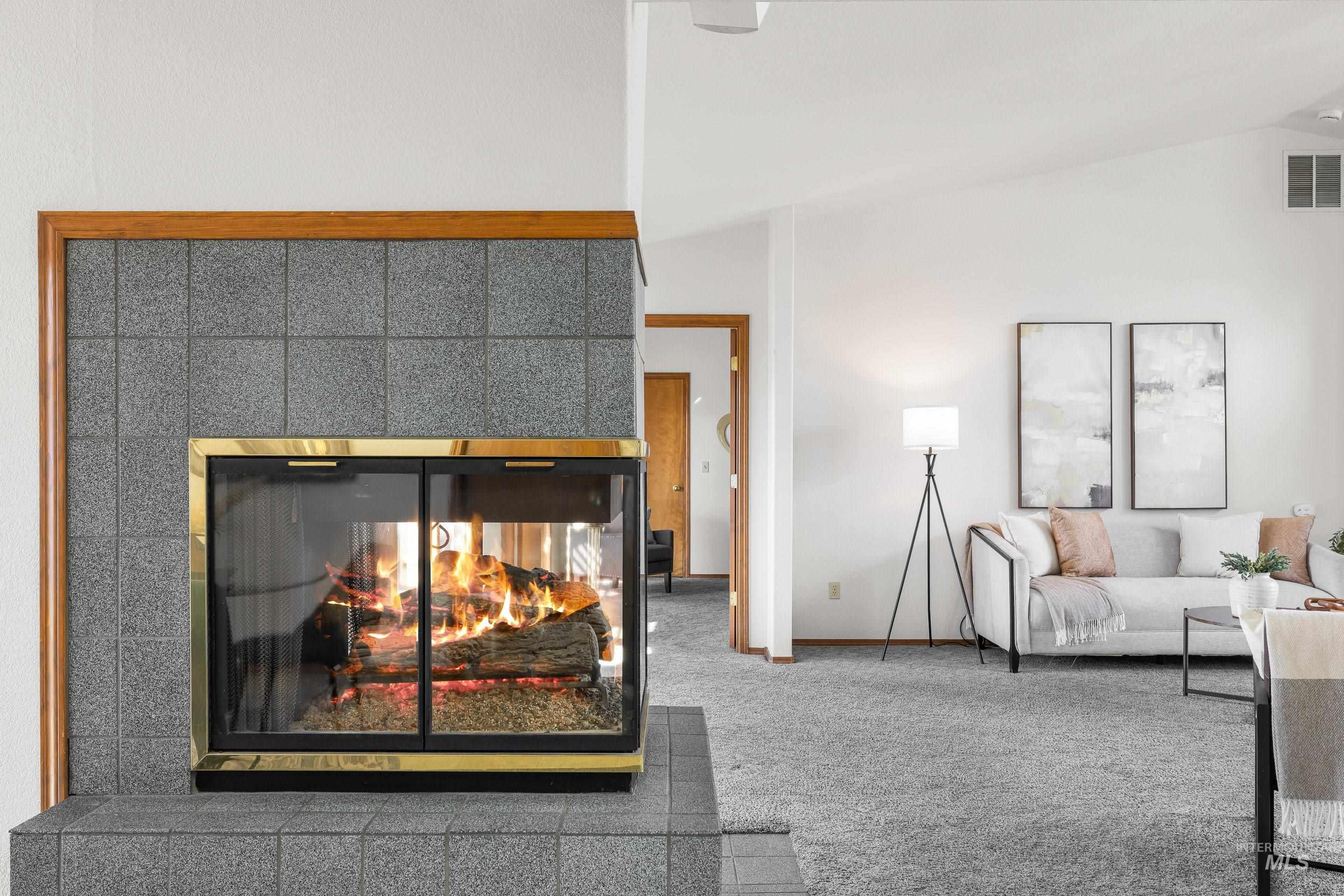 1009 W Crest Wood Cir, Meridian, Idaho 83642, 2 Bedrooms, 2 Bathrooms, Residential For Sale, Price $364,900, 98979507