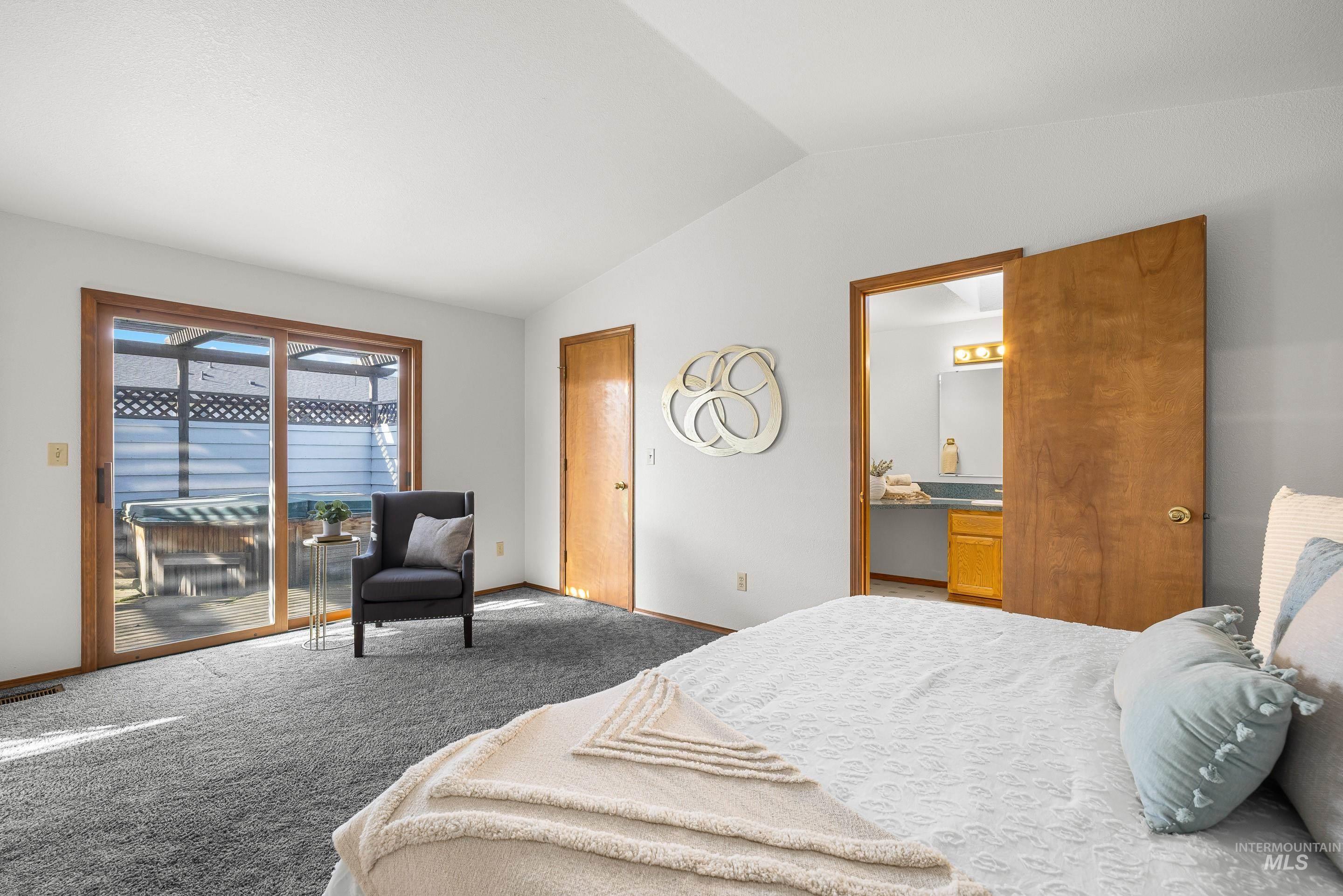 1009 W Crest Wood Cir, Meridian, Idaho 83642, 2 Bedrooms, 2 Bathrooms, Residential For Sale, Price $364,900, 98979507