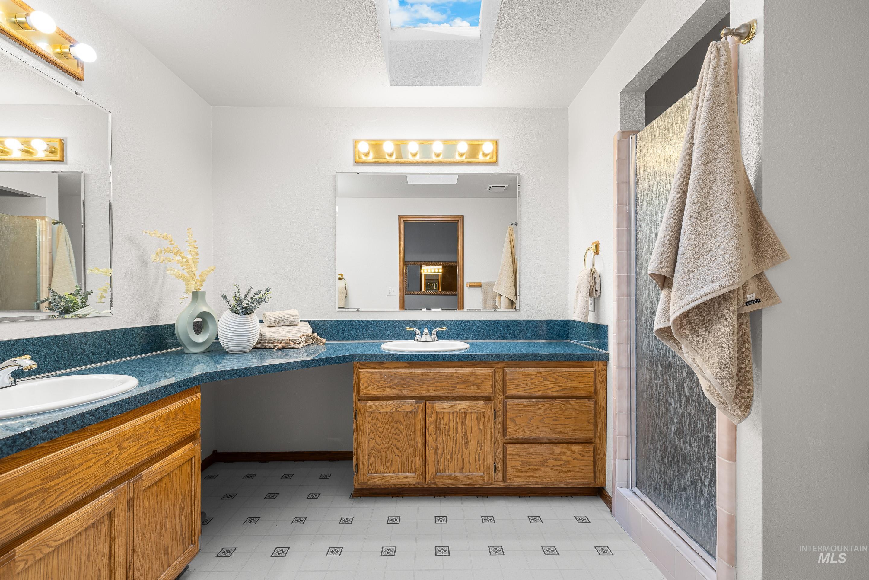 1009 W Crest Wood Cir, Meridian, Idaho 83642, 2 Bedrooms, 2 Bathrooms, Residential For Sale, Price $364,900, 98979507