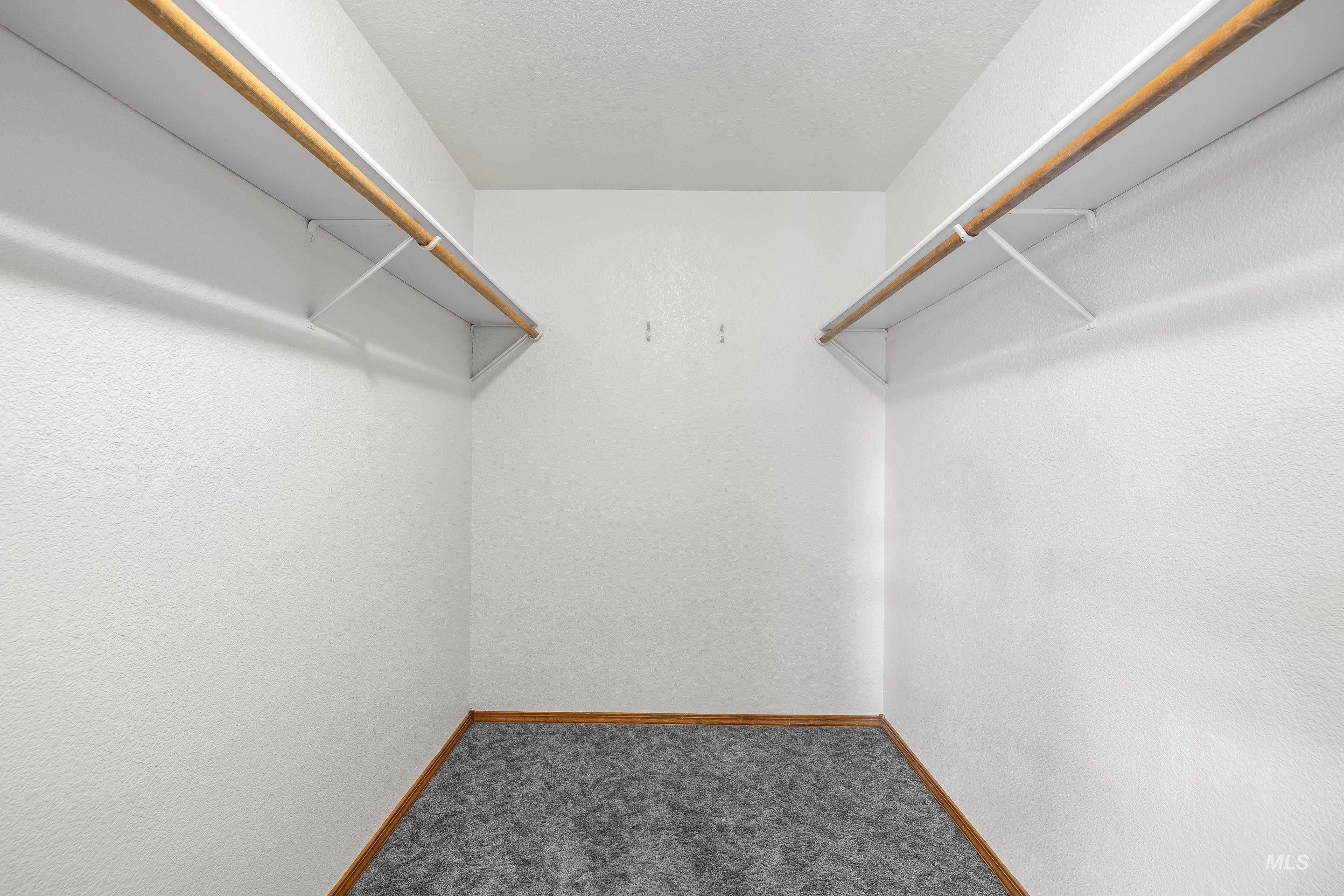 1009 W Crest Wood Cir, Meridian, Idaho 83642, 2 Bedrooms, 2 Bathrooms, Residential For Sale, Price $364,900, 98979507