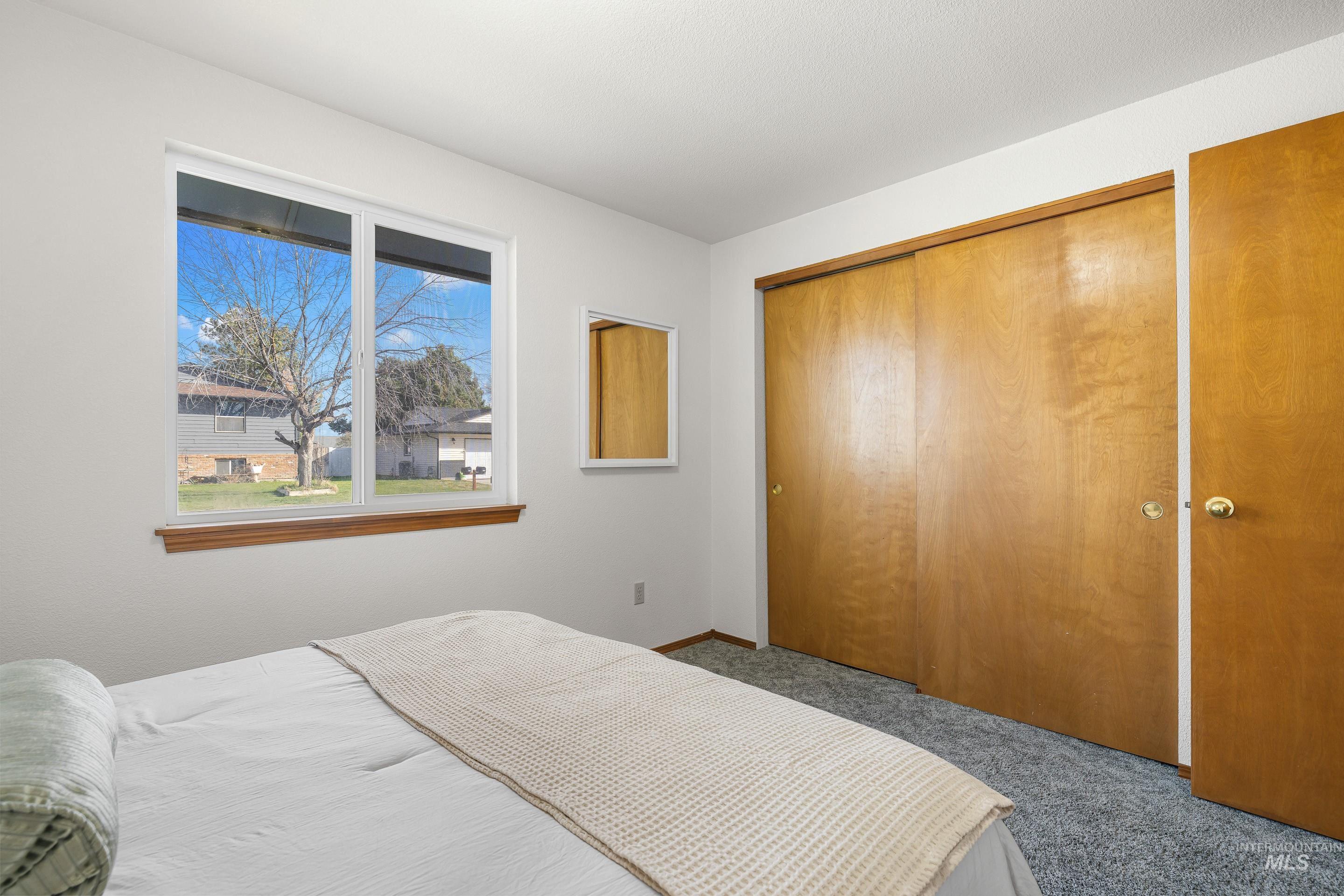 1009 W Crest Wood Cir, Meridian, Idaho 83642, 2 Bedrooms, 2 Bathrooms, Residential For Sale, Price $364,900, 98979507