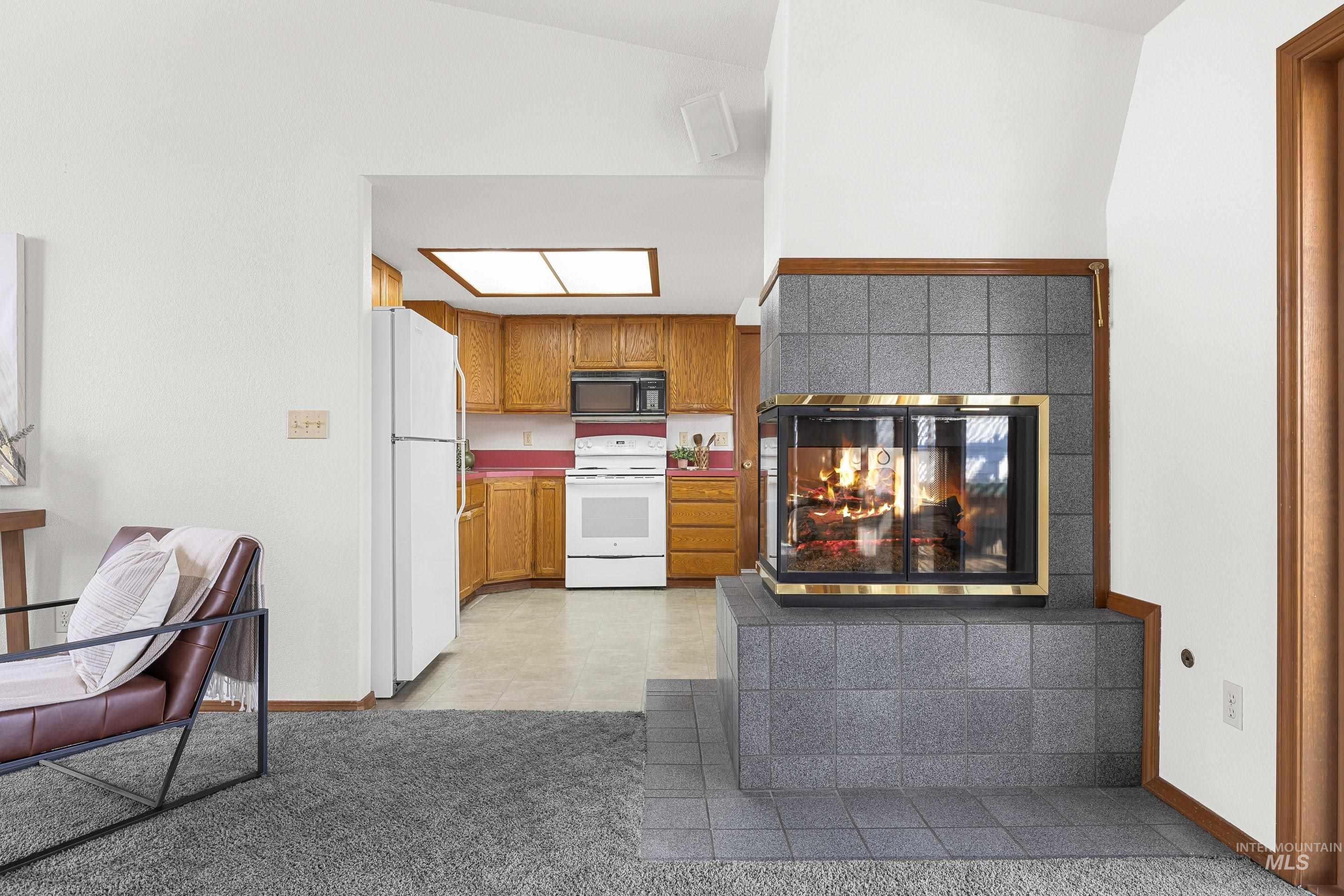 1009 W Crest Wood Cir, Meridian, Idaho 83642, 2 Bedrooms, 2 Bathrooms, Residential For Sale, Price $364,900, 98979507