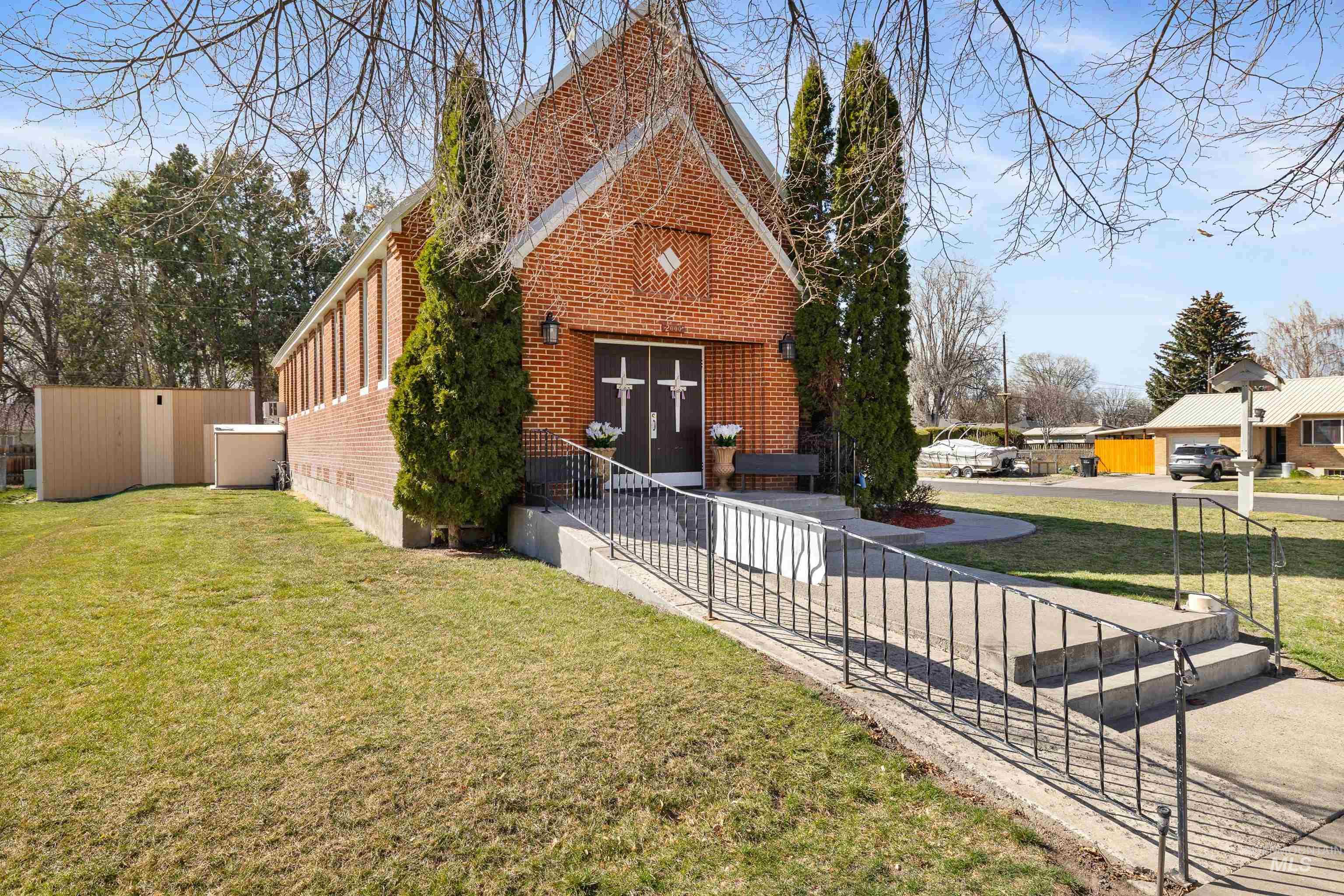 2000 OAKLEY AVE, Burley, Idaho 83318, Business/Commercial For Sale, Price $395,000, 98979510