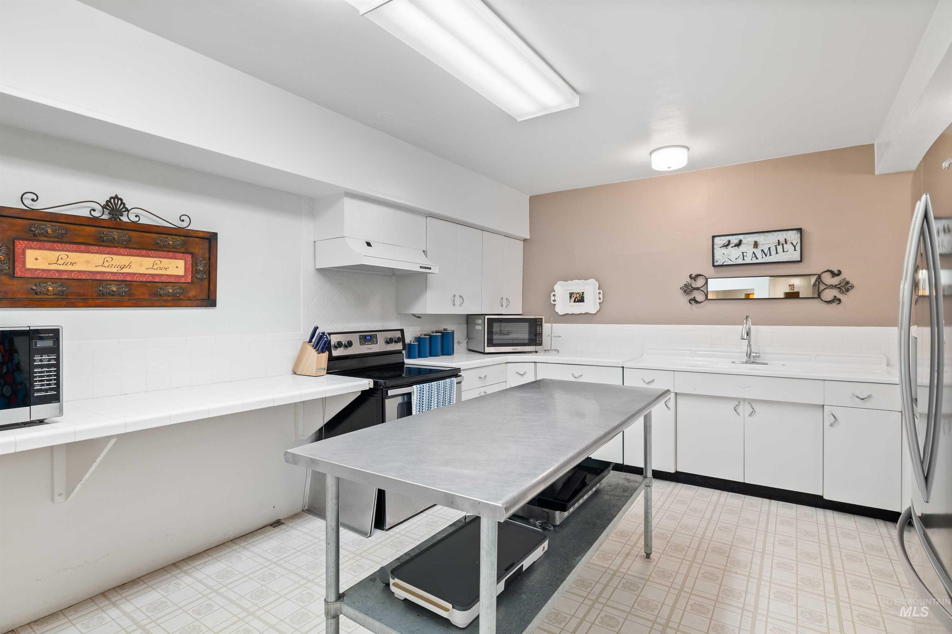 2000 OAKLEY AVE, Burley, Idaho 83318, Business/Commercial For Sale, Price $395,000, 98979510