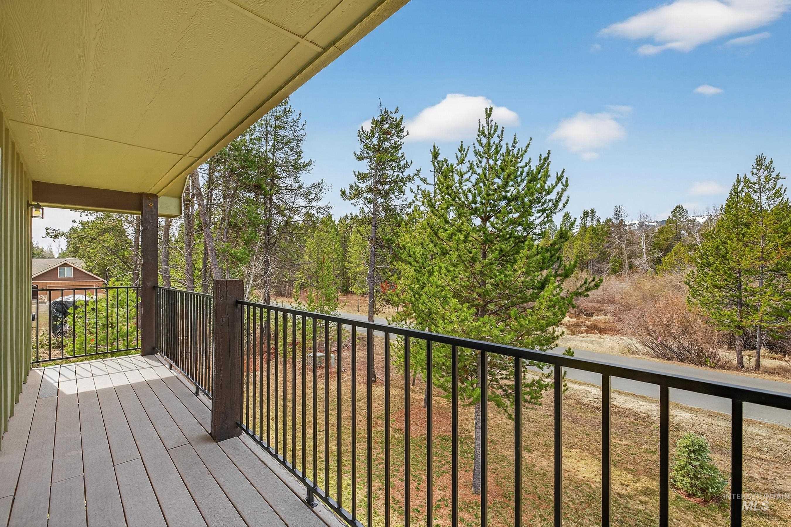 12898 Spring Valley Road, Donnelly, Idaho 83615, 3 Bedrooms, 3.5 Bathrooms, Residential For Sale, Price $630,000, 98979511