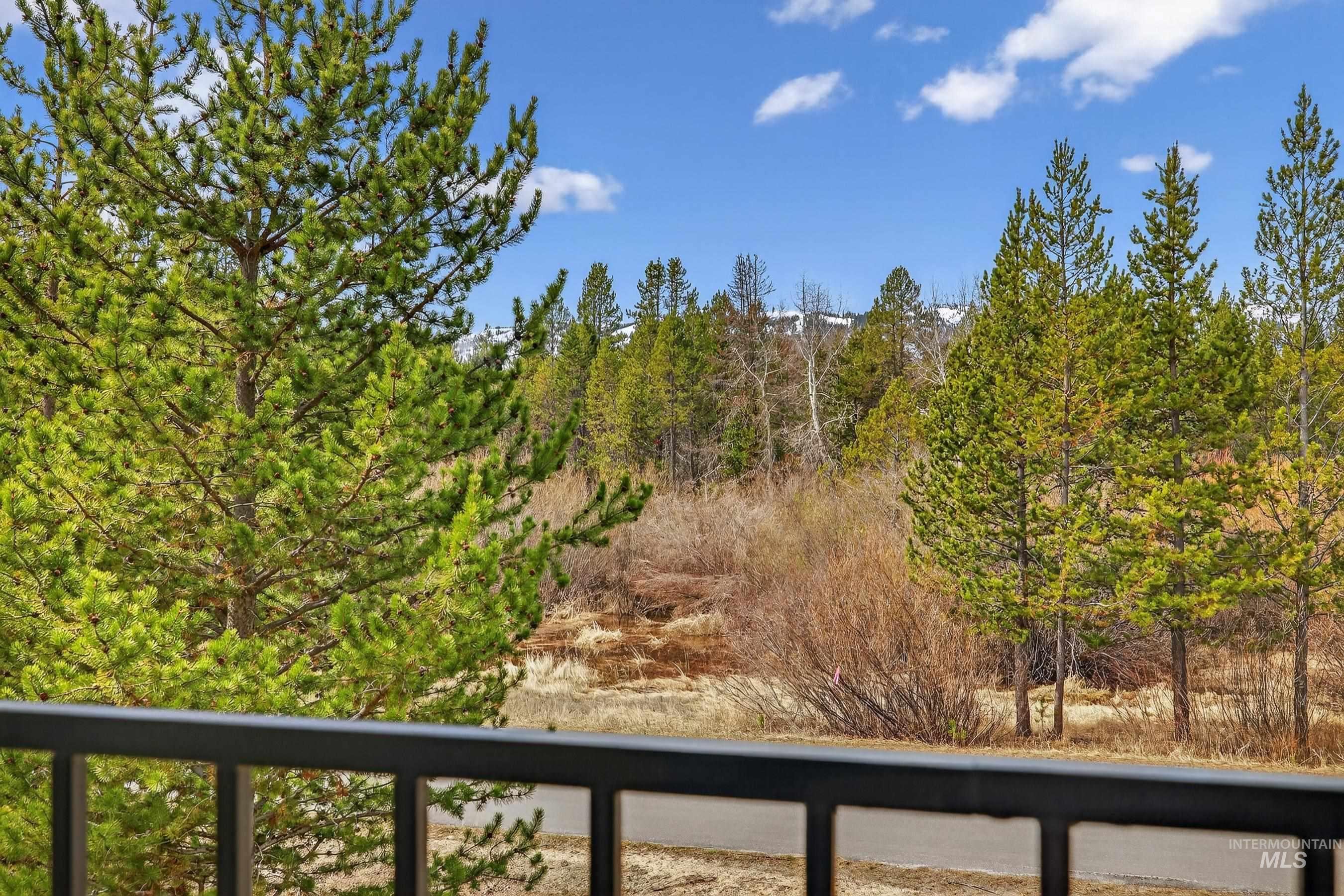 12898 Spring Valley Road, Donnelly, Idaho 83615, 3 Bedrooms, 3.5 Bathrooms, Residential For Sale, Price $630,000, 98979511