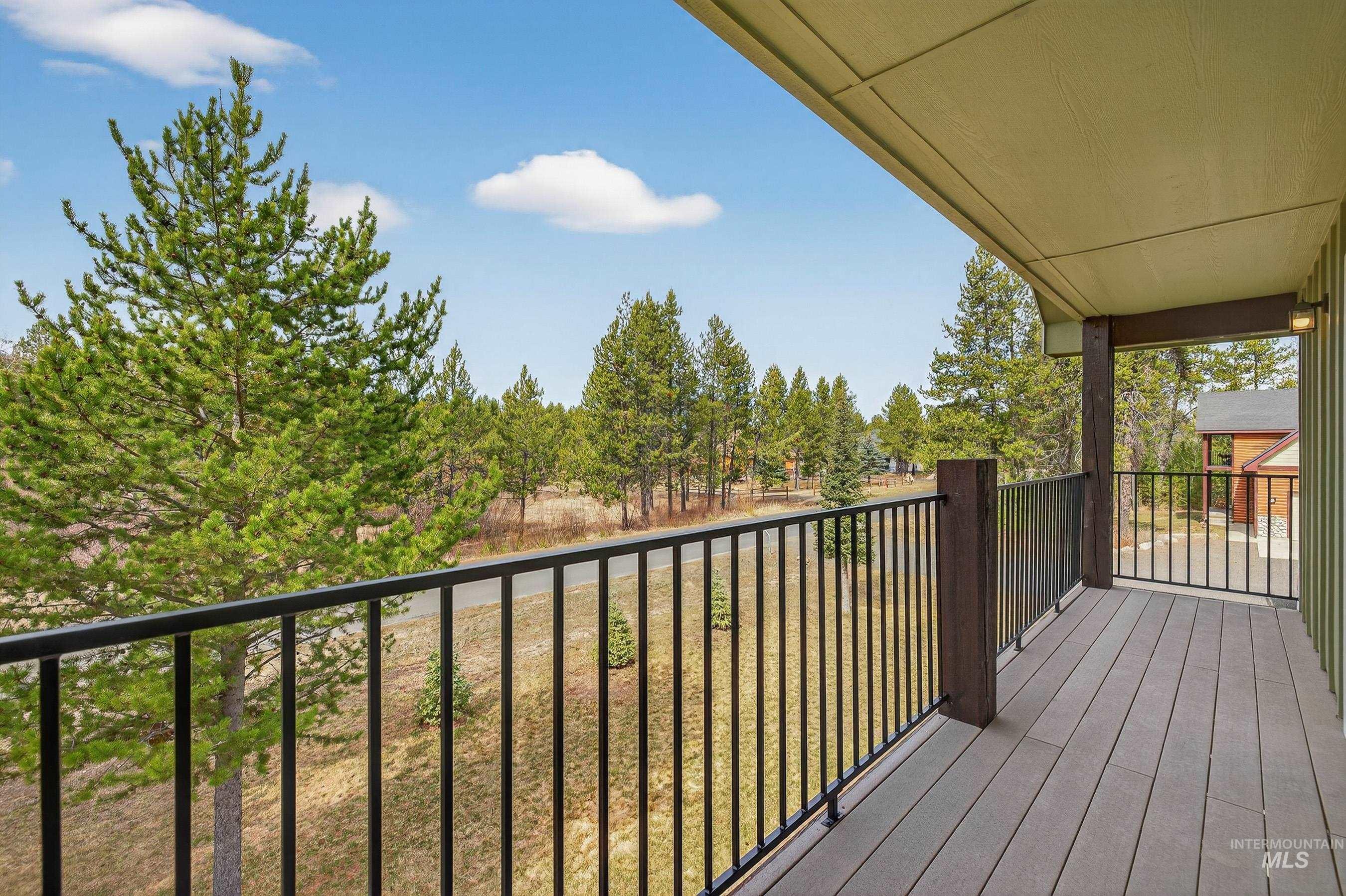 12898 Spring Valley Road, Donnelly, Idaho 83615, 3 Bedrooms, 3.5 Bathrooms, Residential For Sale, Price $630,000, 98979511