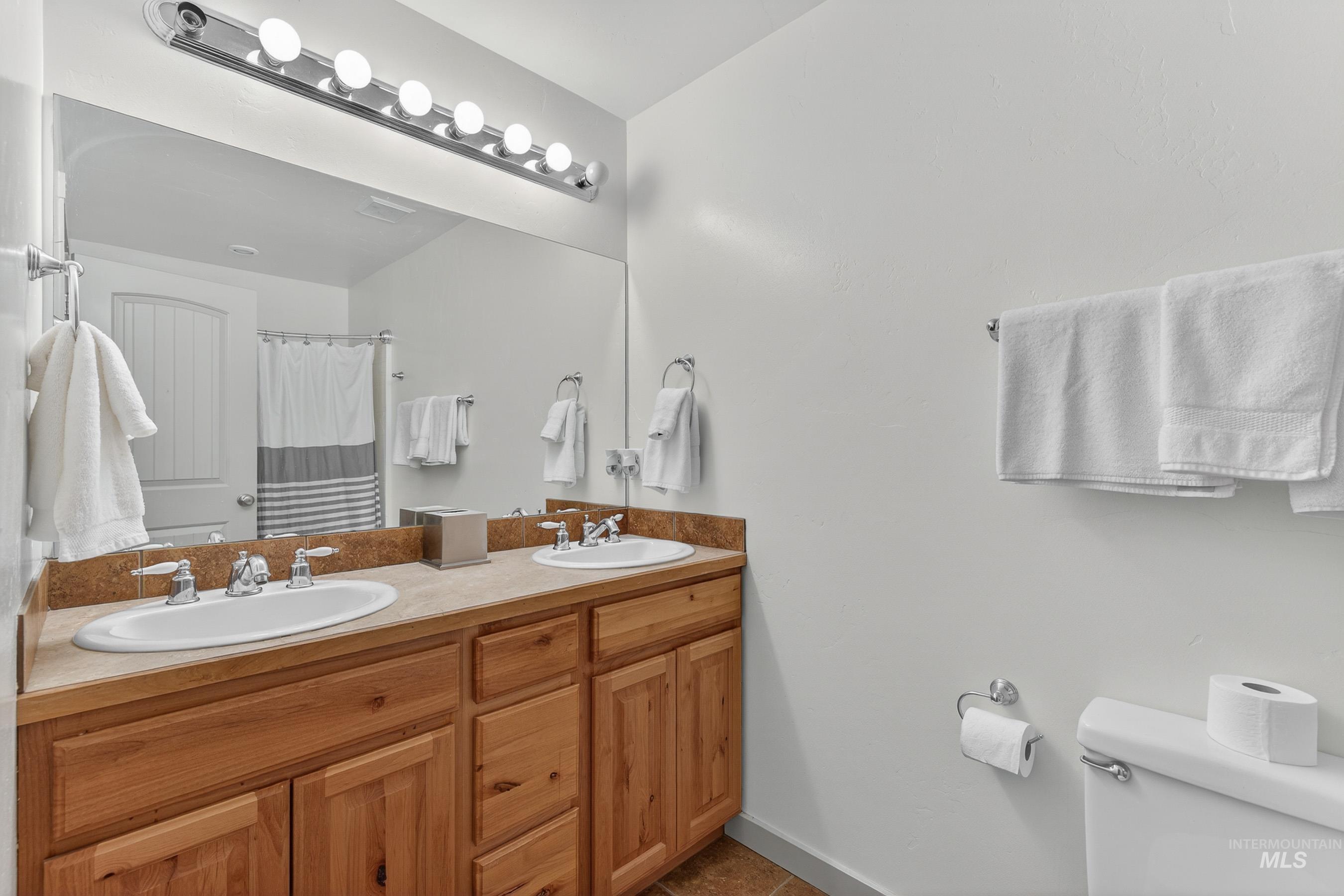 12898 Spring Valley Road, Donnelly, Idaho 83615, 3 Bedrooms, 3.5 Bathrooms, Residential For Sale, Price $630,000, 98979511