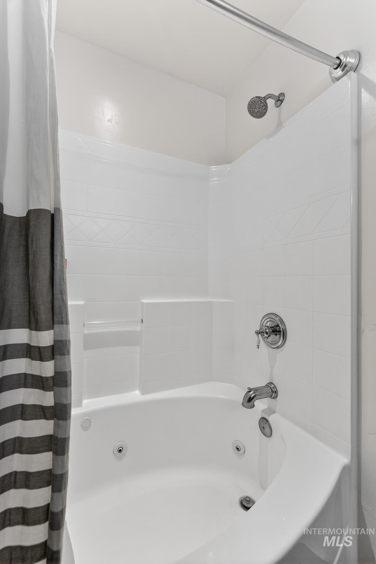 12898 Spring Valley Road, Donnelly, Idaho 83615, 3 Bedrooms, 3.5 Bathrooms, Residential For Sale, Price $630,000, 98979511